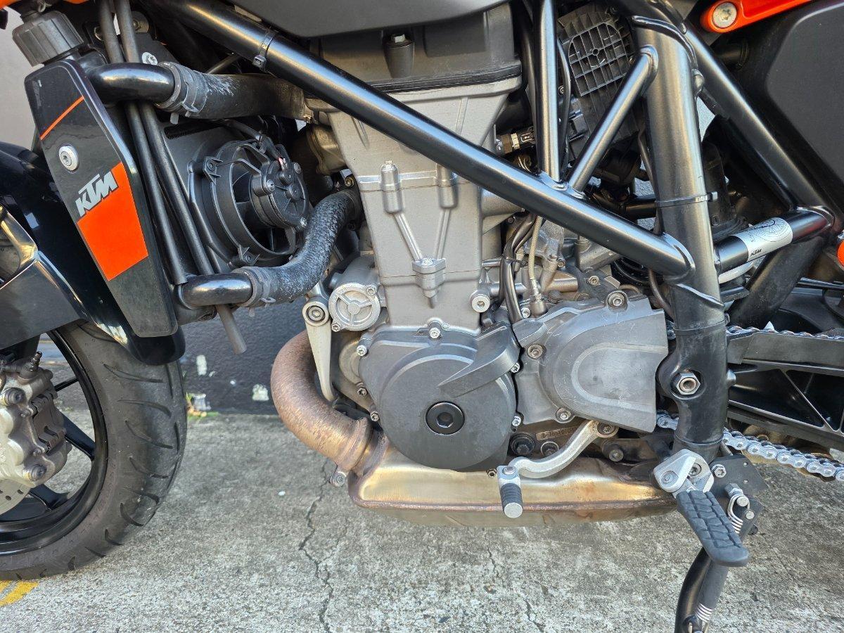 2016 KTM 690 DUKE ROAD