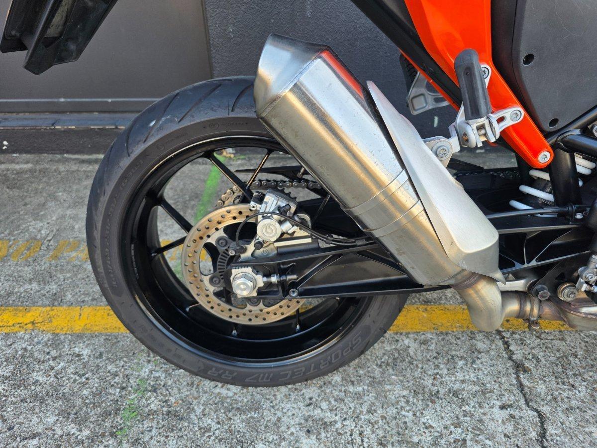 2016 KTM 690 DUKE ROAD