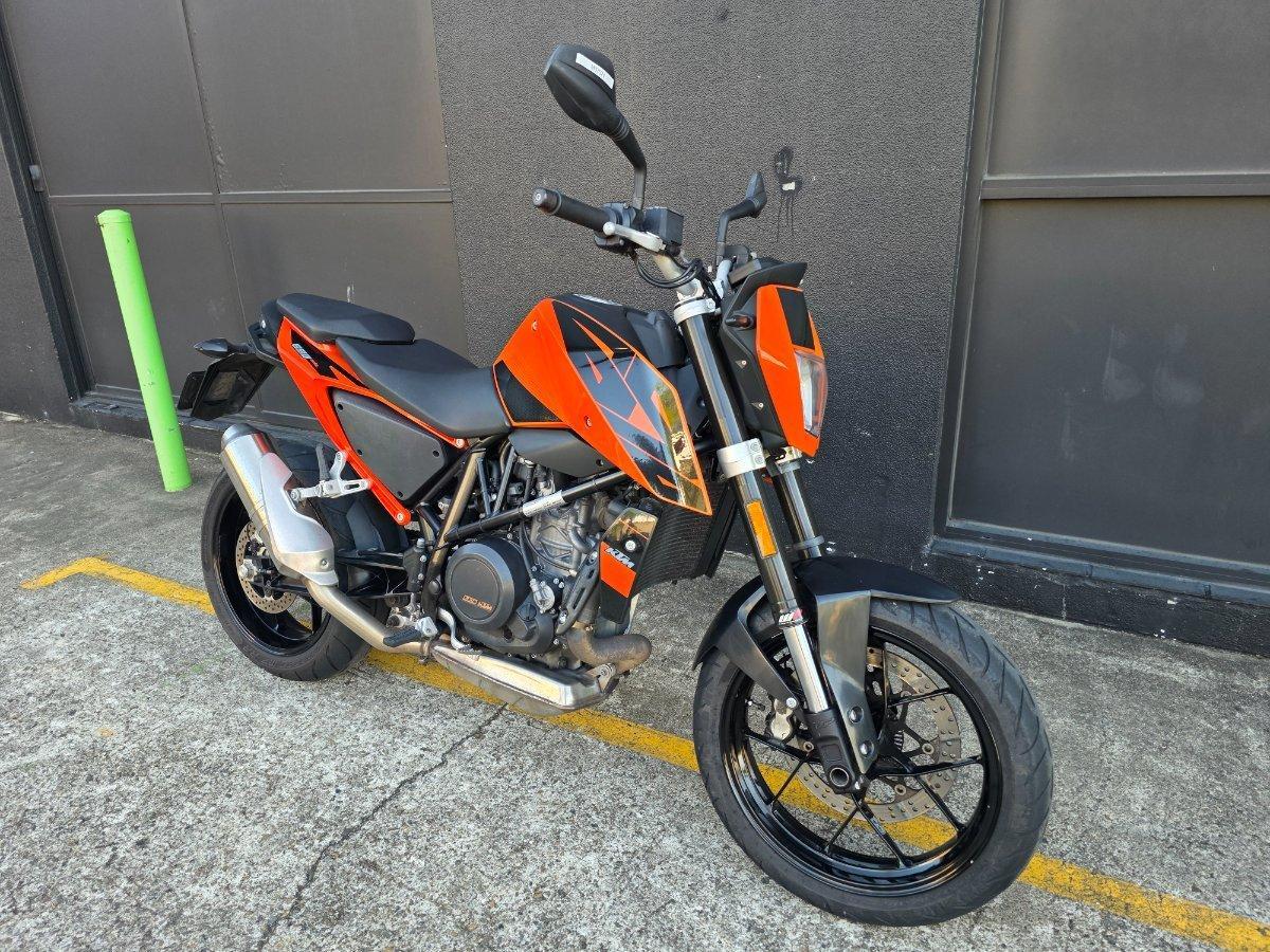 2016 KTM 690 DUKE ROAD