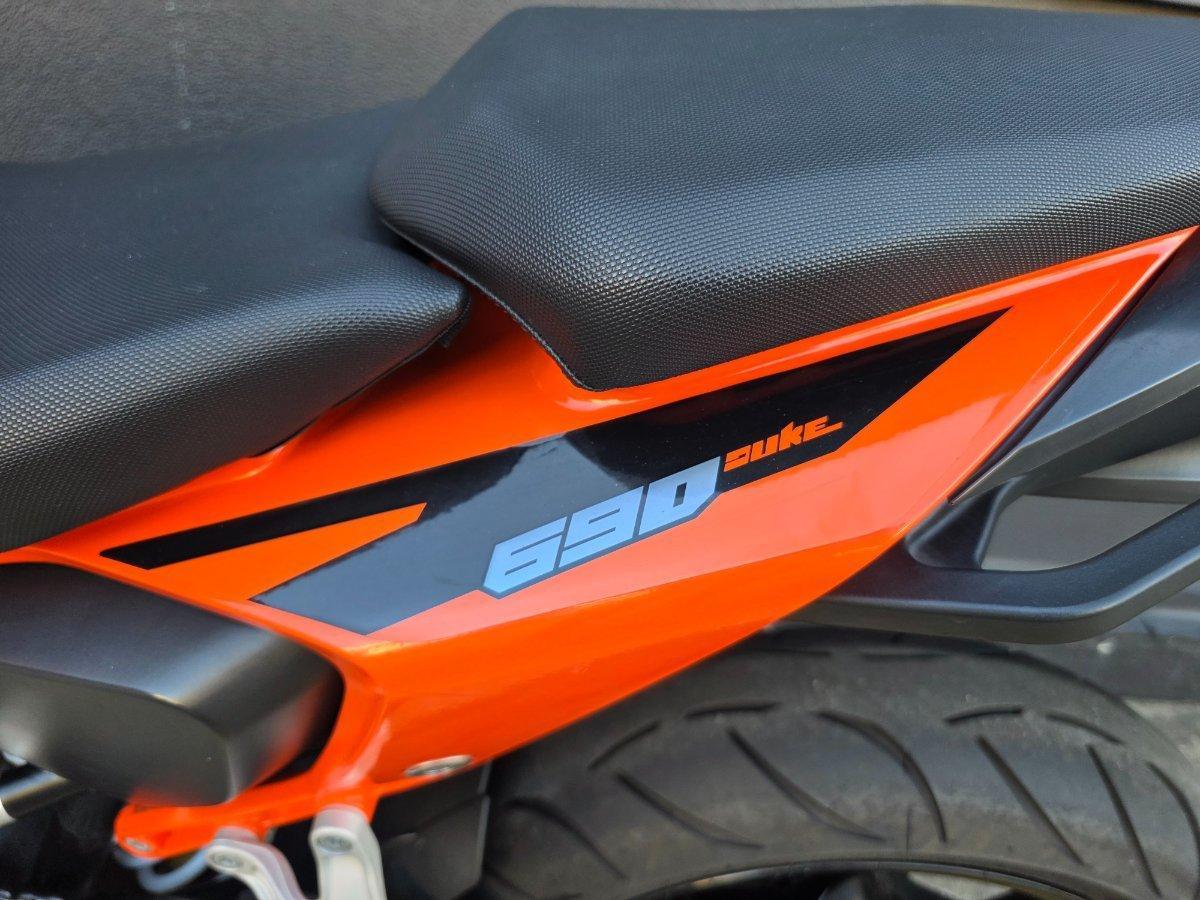 2016 KTM 690 DUKE ROAD