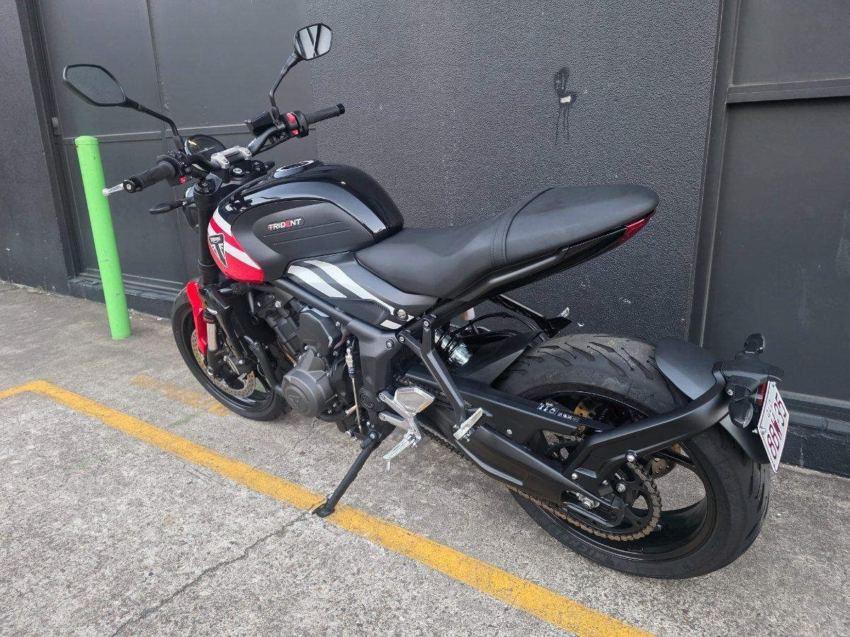 2025 TRIUMPH TRIDENT 660 ROAD
