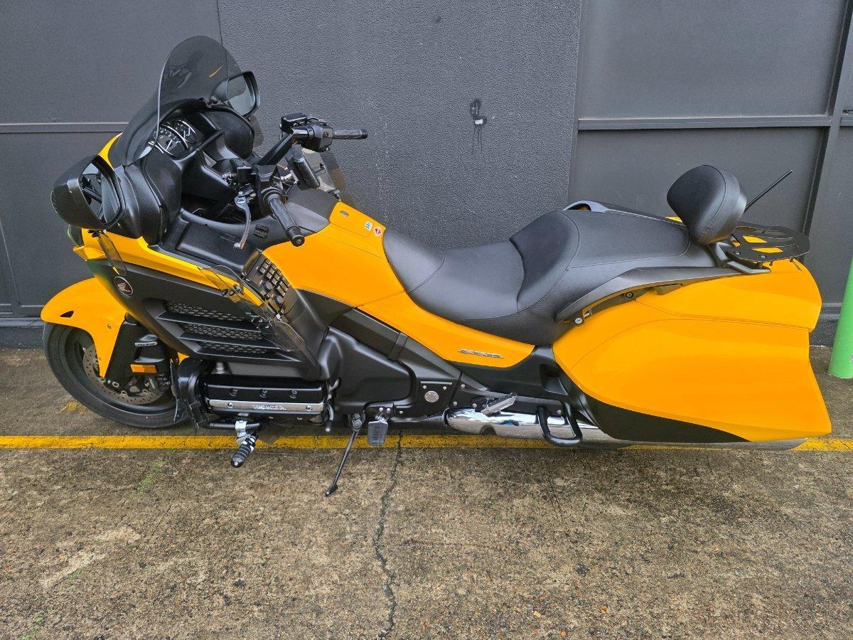 2014 HONDA GOLDWING F6B (GL1800B) ROAD