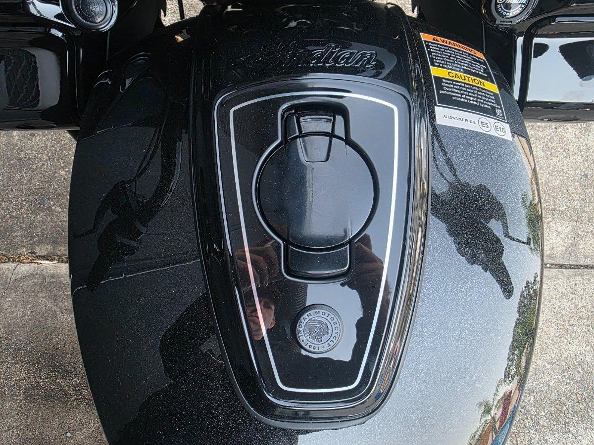 2026 INDIAN CHALLENGER DARK HORSE ROAD