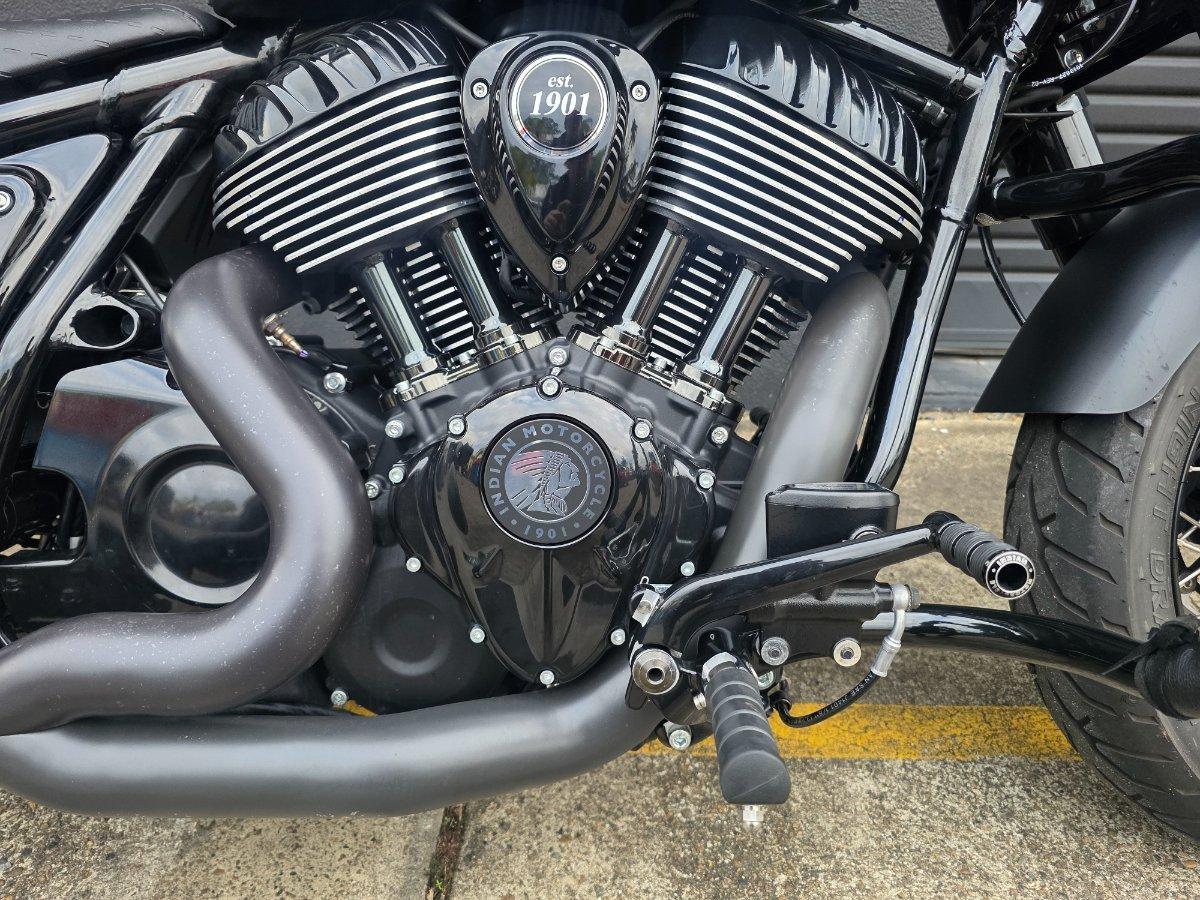 2024 INDIAN CHIEF BOBBER DARK HORSE TOURER