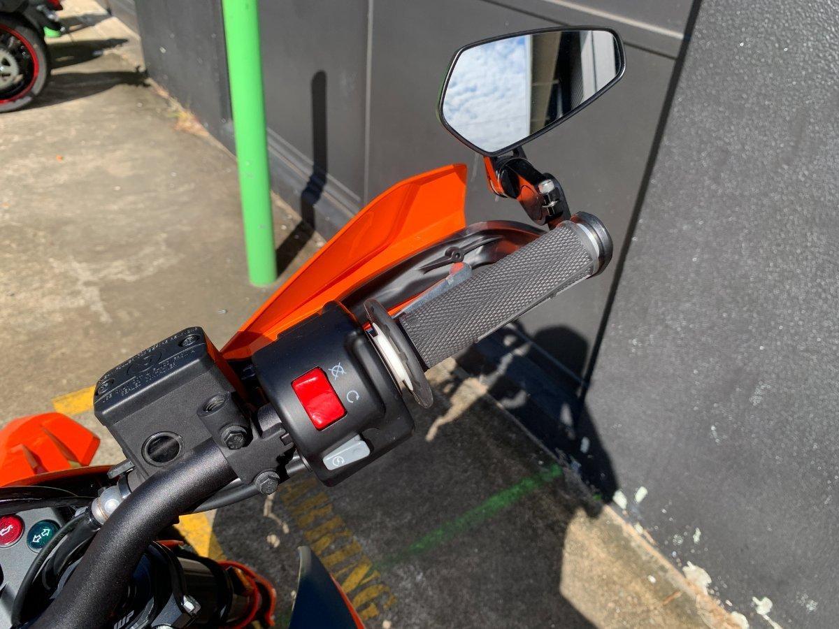 2024 KTM 690 SMC R SUPERMOTARD