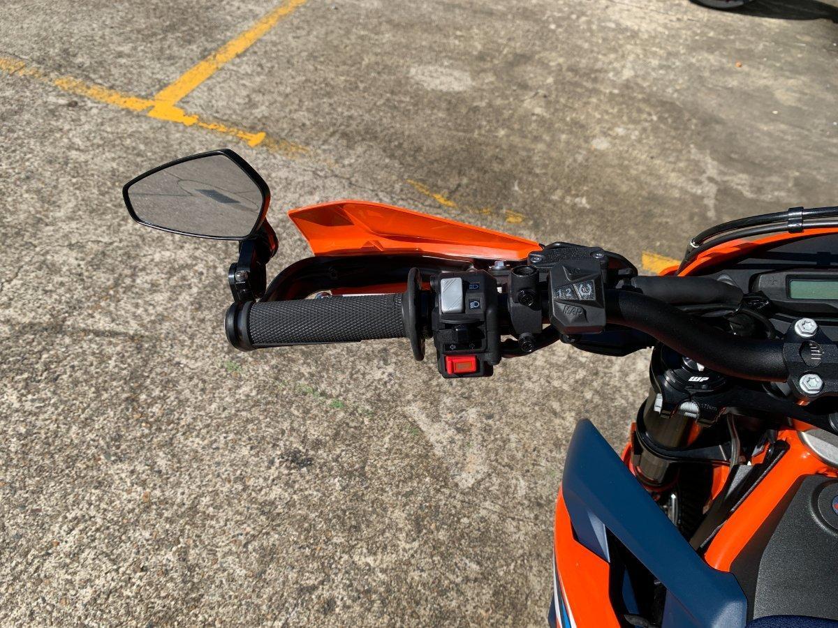 2024 KTM 690 SMC R SUPERMOTARD