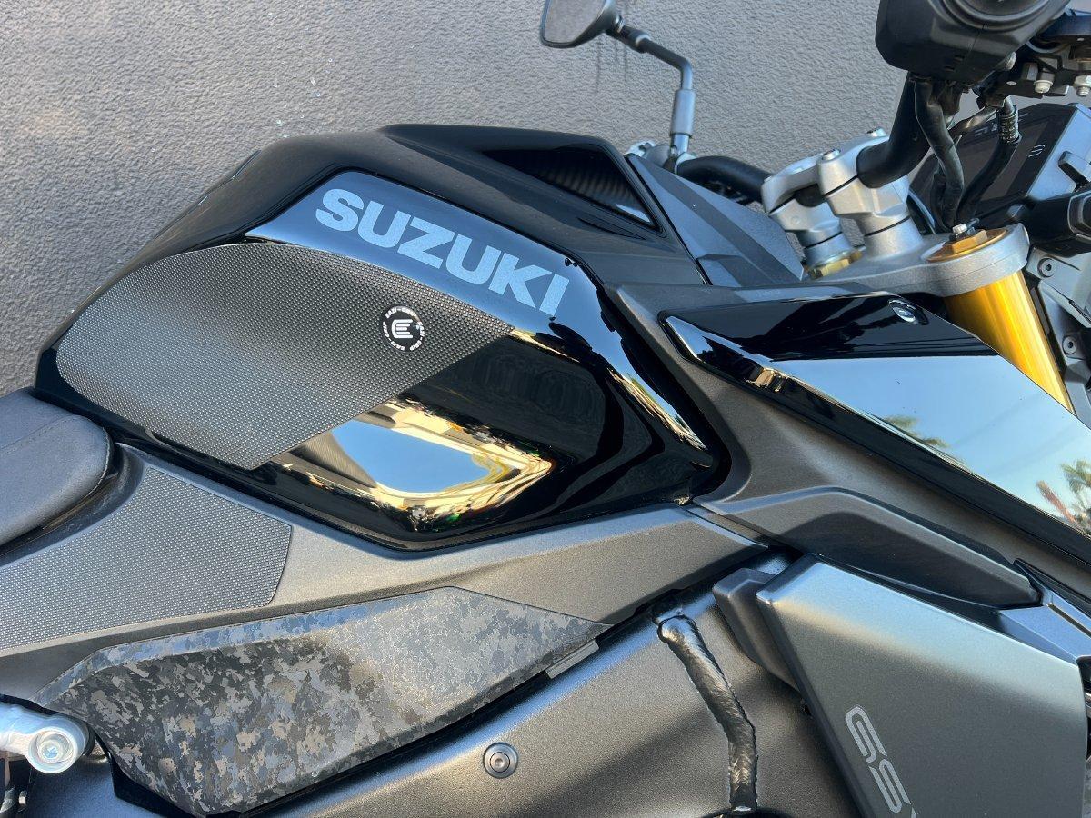 2023 SUZUKI GSX-S1000 ROAD