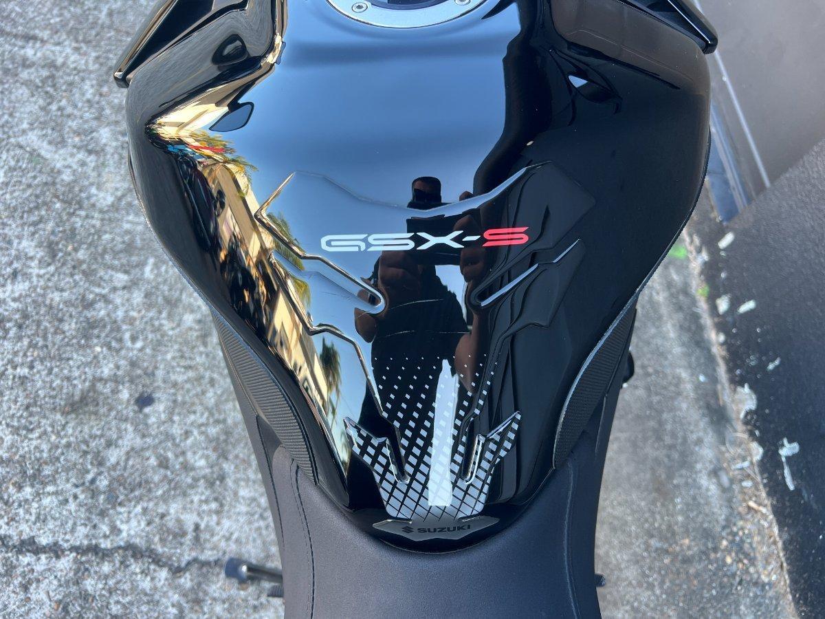 2023 SUZUKI GSX-S1000 ROAD