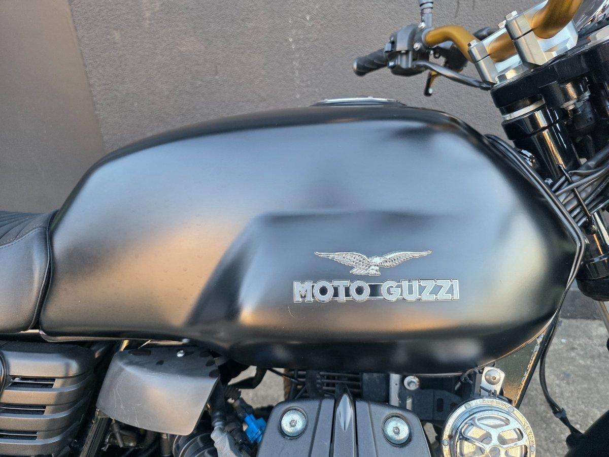 2015 MOTO GUZZI V7 II STONE ROAD