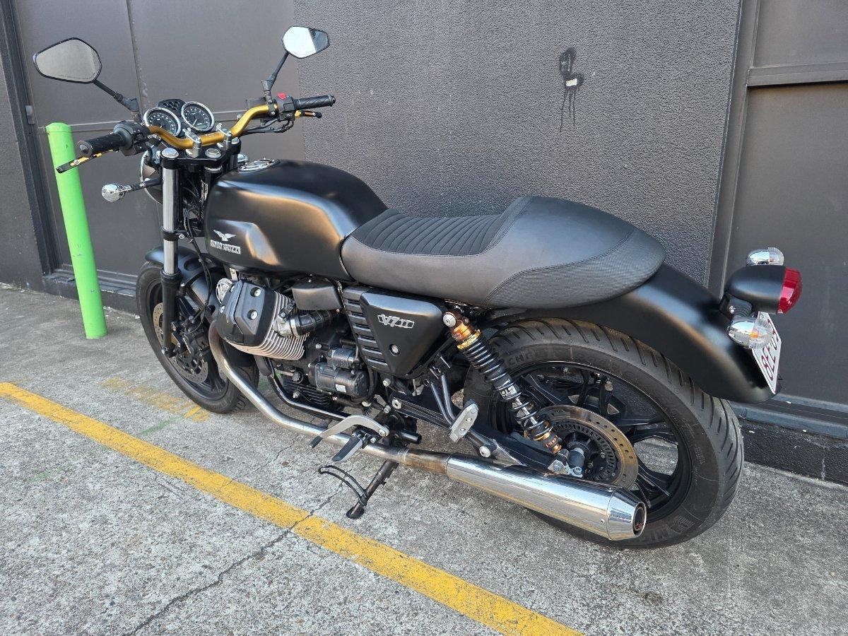 2015 MOTO GUZZI V7 II STONE ROAD