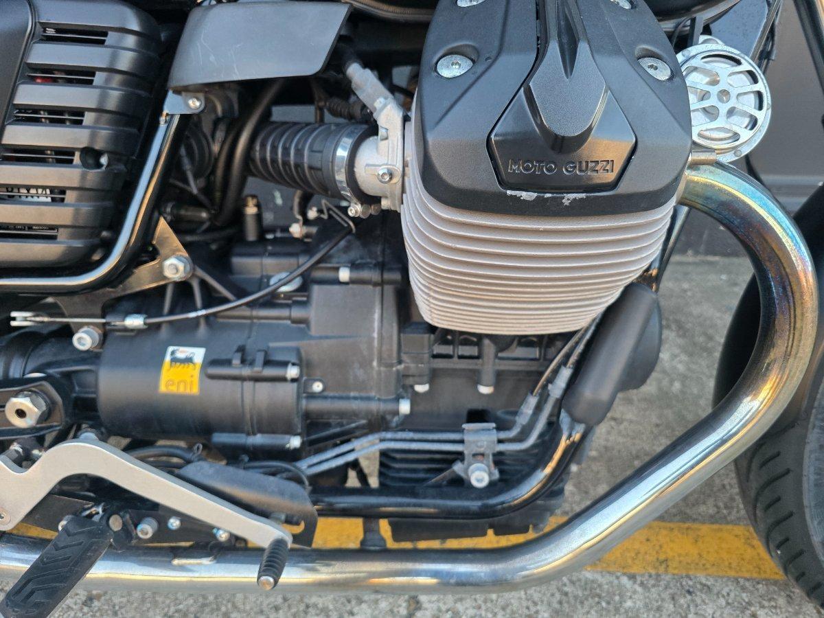 2015 MOTO GUZZI V7 II STONE ROAD