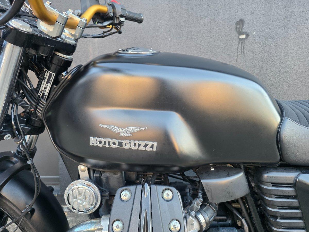 2015 MOTO GUZZI V7 II STONE ROAD
