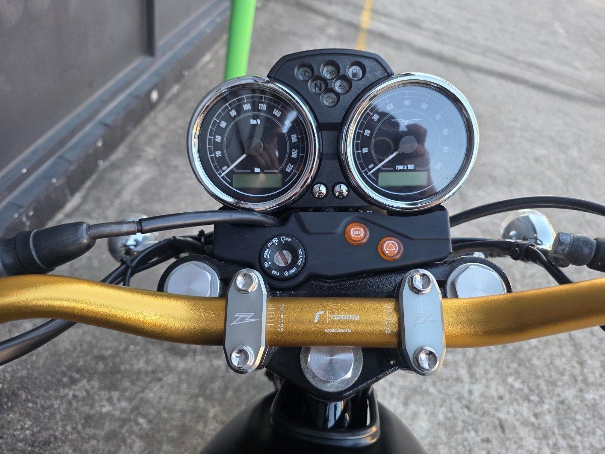 2015 MOTO GUZZI V7 II STONE ROAD