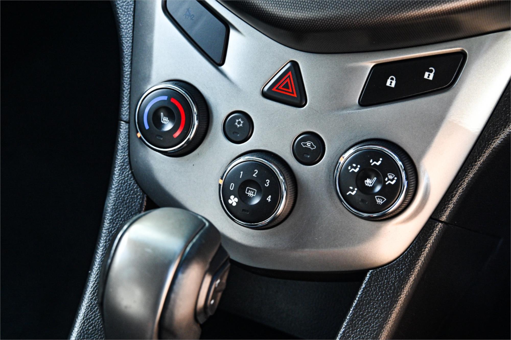 2015 HOLDEN BARINA TM MY15 CDX 6 SP AUTOMATIC 5D HATCHBACK