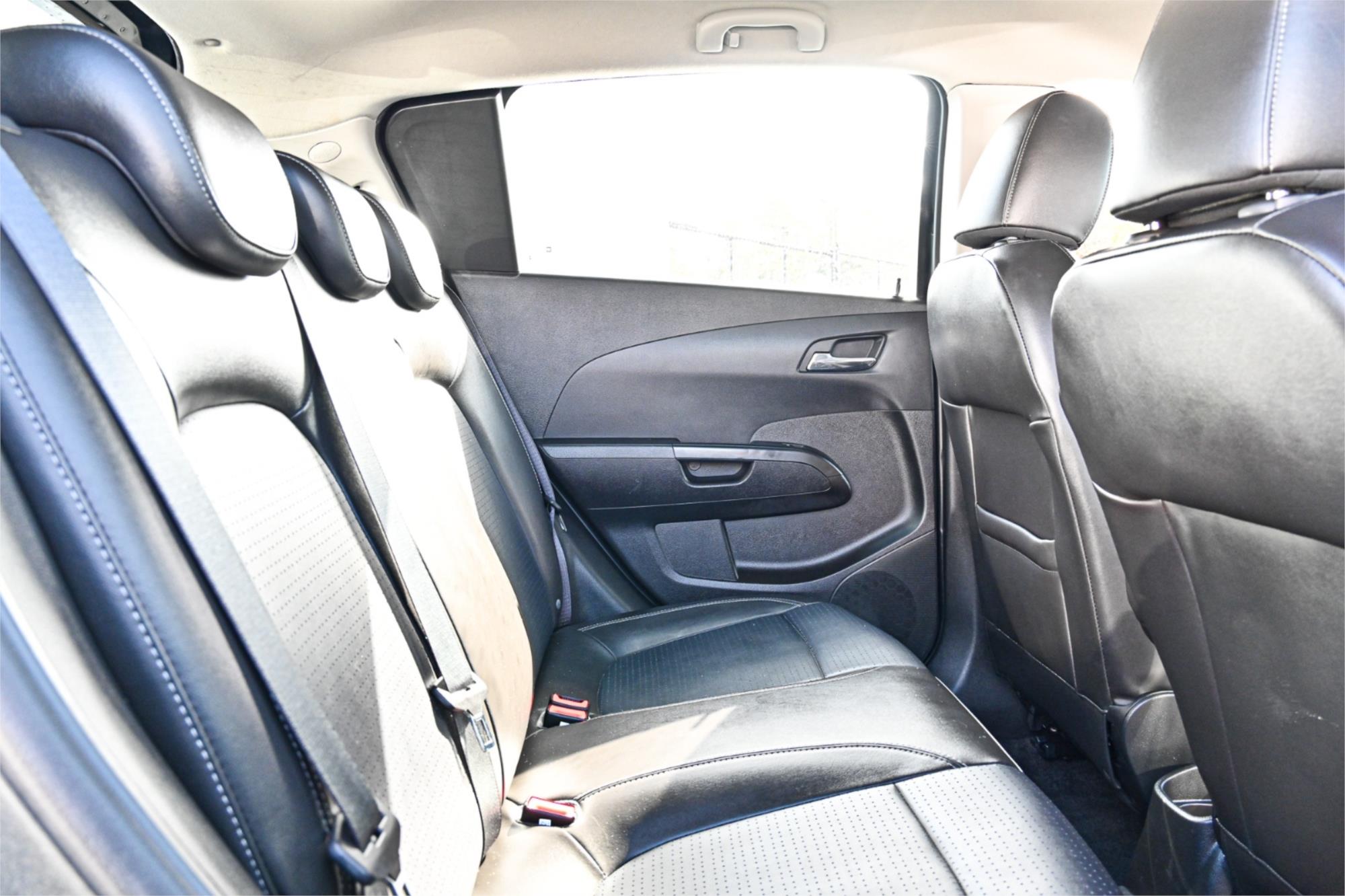 2015 HOLDEN BARINA TM MY15 CDX 6 SP AUTOMATIC 5D HATCHBACK