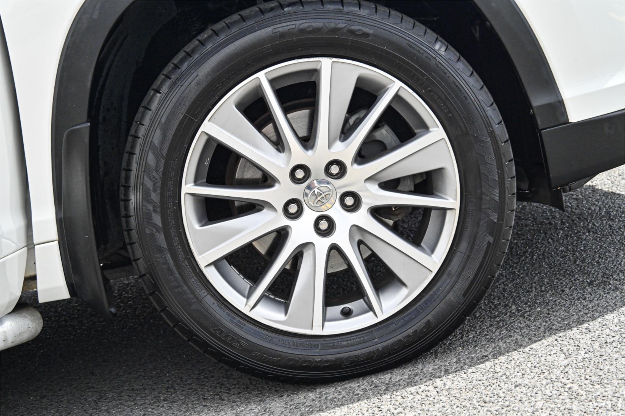 2015 TOYOTA KLUGER GSU55R GRANDE (4x4) 6 SP AUTOMATIC 4D WAGON