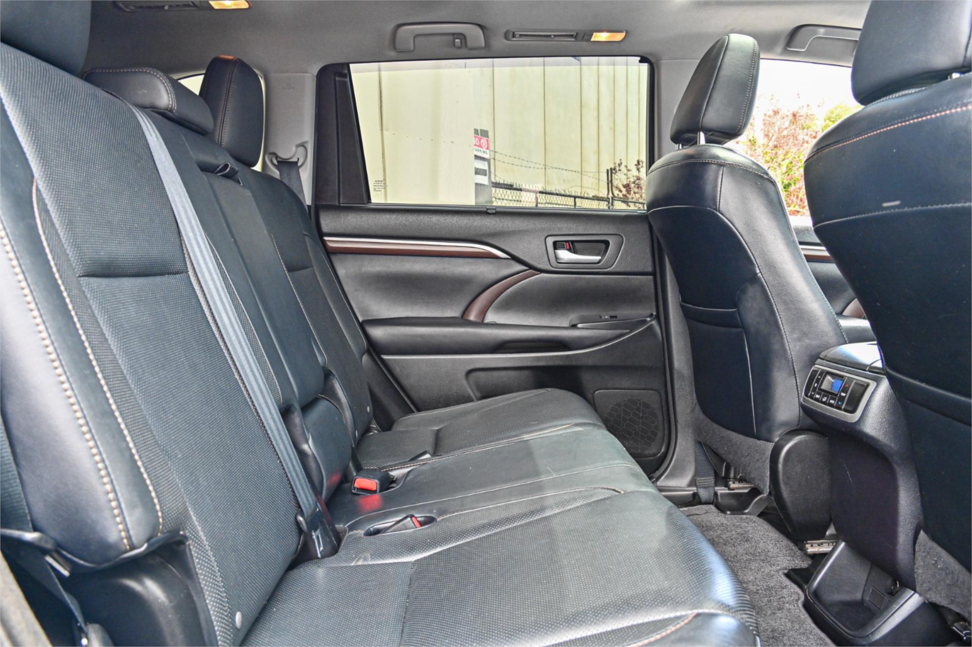 2015 TOYOTA KLUGER GSU55R GRANDE (4x4) 6 SP AUTOMATIC 4D WAGON
