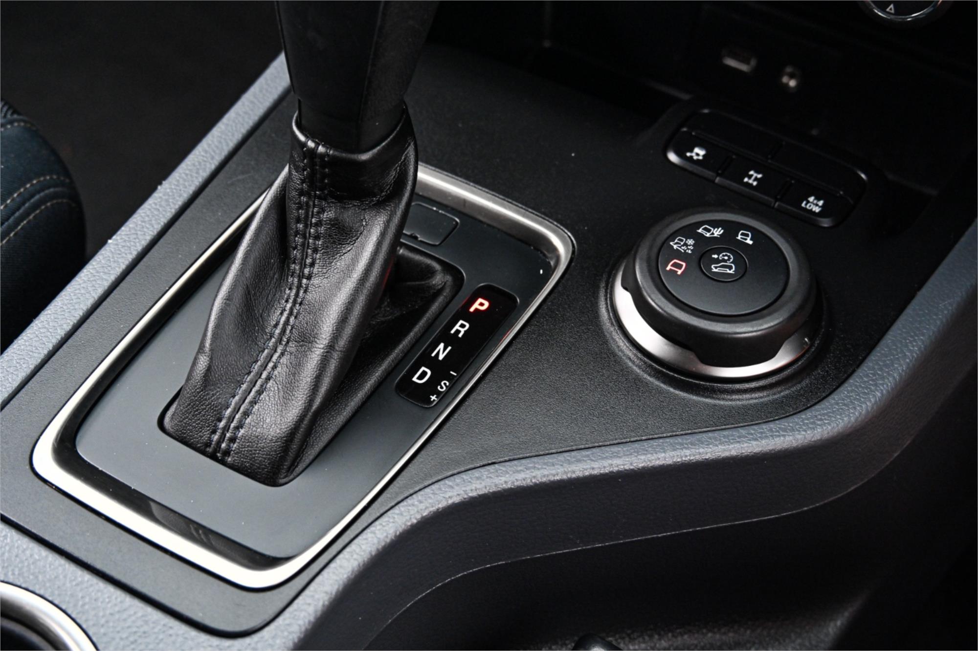 2015 FORD EVEREST UA AMBIENTE 6 SP AUTOMATIC 4D WAGON