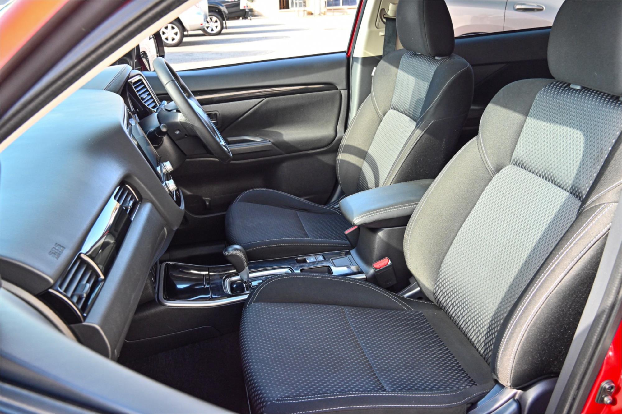 2019 MITSUBISHI OUTLANDER ZL MY19 ES 7 SEAT (2WD) CONTINUOUS VARIABLE 4D WAGON