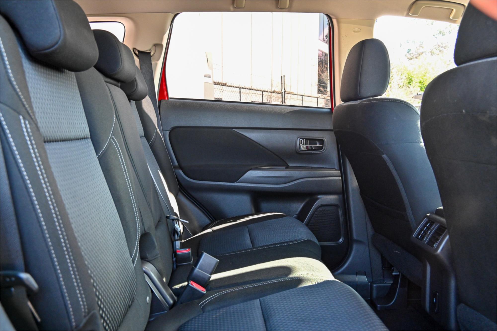 2019 MITSUBISHI OUTLANDER ZL MY19 ES 7 SEAT (2WD) CONTINUOUS VARIABLE 4D WAGON