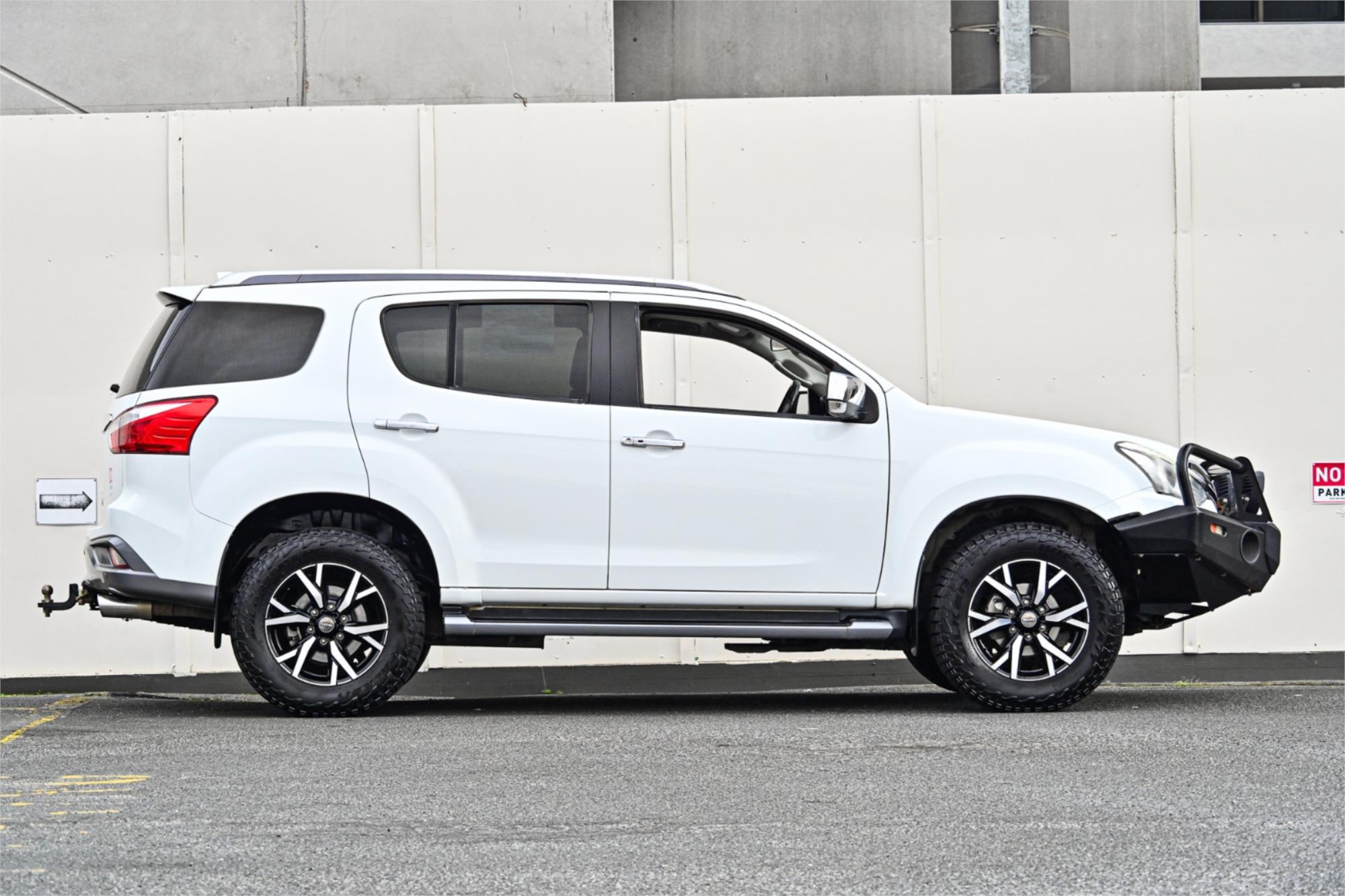 2020 ISUZU MU-X UC MY19 LS-T (4x4) 6 SP AUTO SEQUENTIAL 4D WAGON