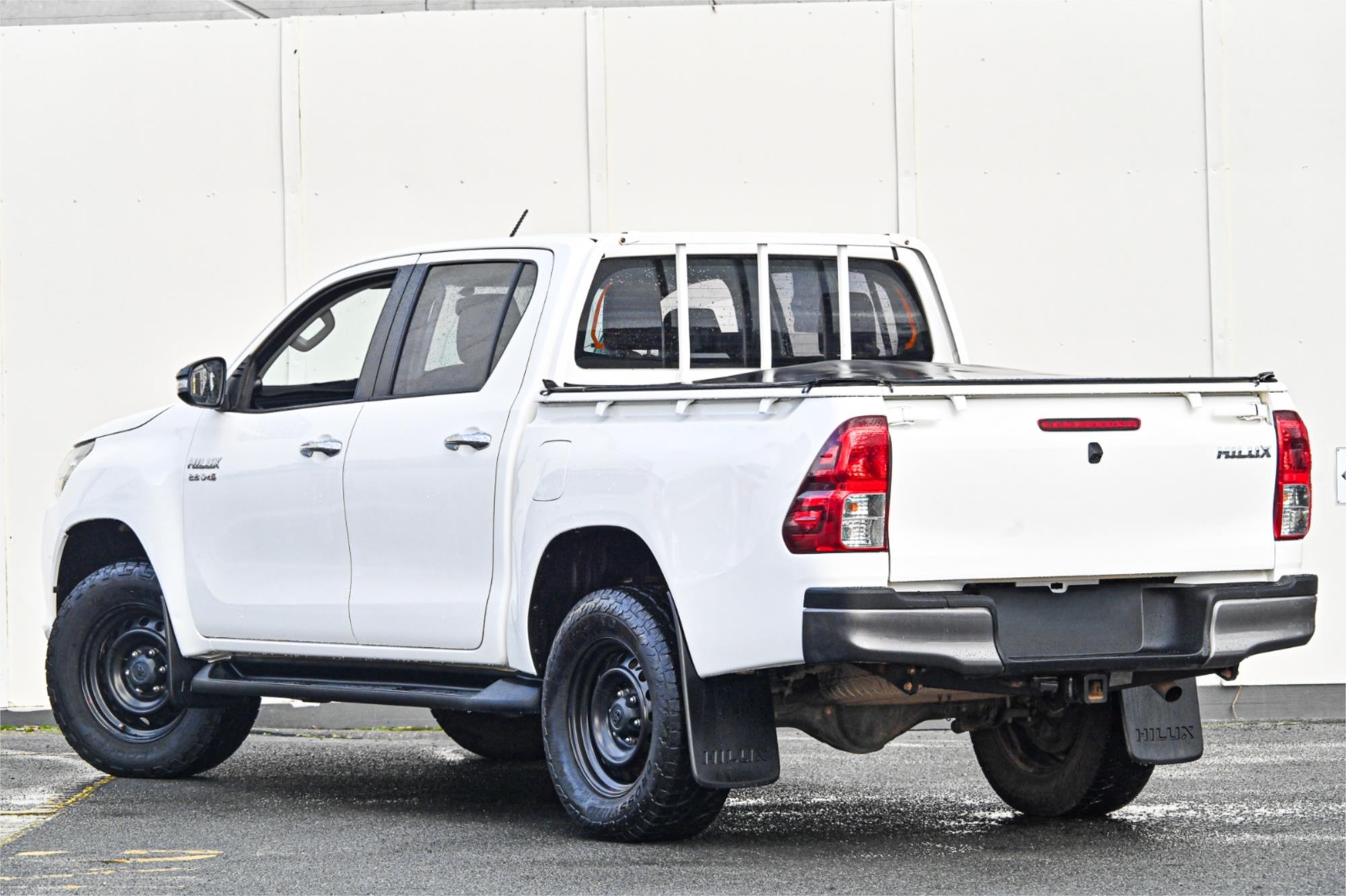 2015 TOYOTA HILUX GUN126R SR (4x4) 6 SP AUTOMATIC DUAL C/CHAS