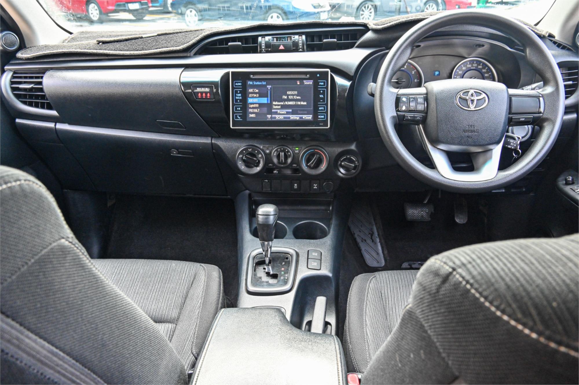 2015 TOYOTA HILUX GUN126R SR (4x4) 6 SP AUTOMATIC DUAL C/CHAS