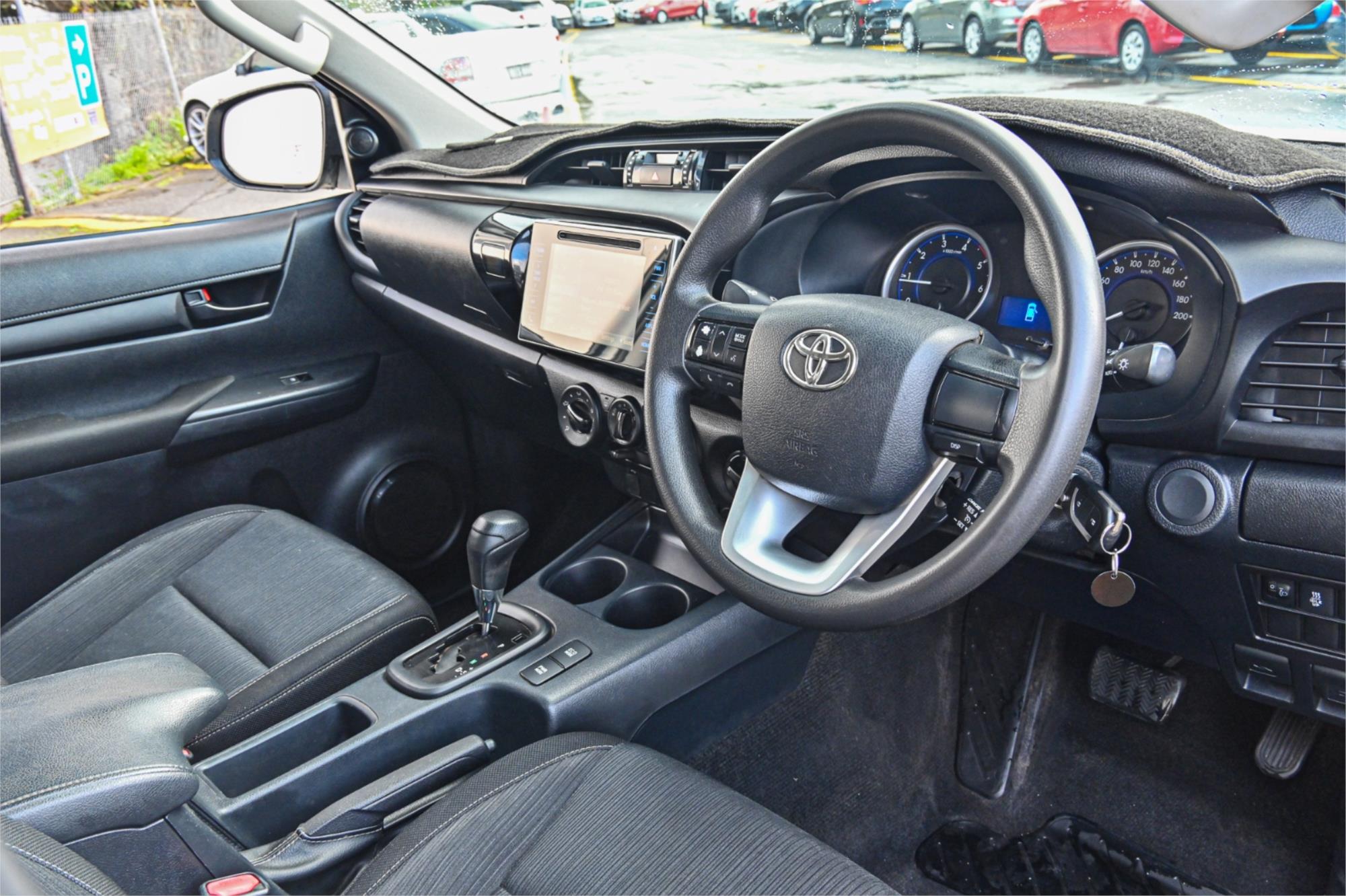 2015 TOYOTA HILUX GUN126R SR (4x4) 6 SP AUTOMATIC DUAL C/CHAS