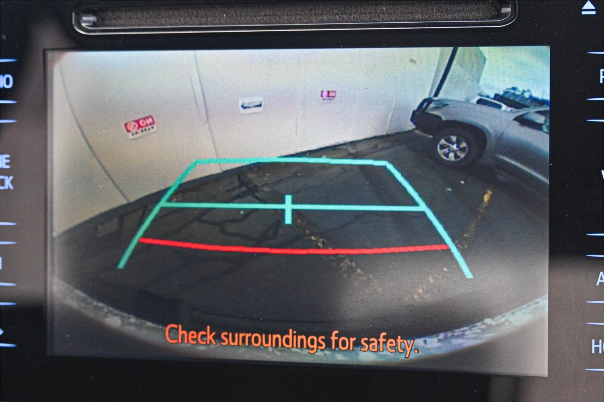 2015 TOYOTA HILUX GUN126R SR (4x4) 6 SP AUTOMATIC DUAL C/CHAS