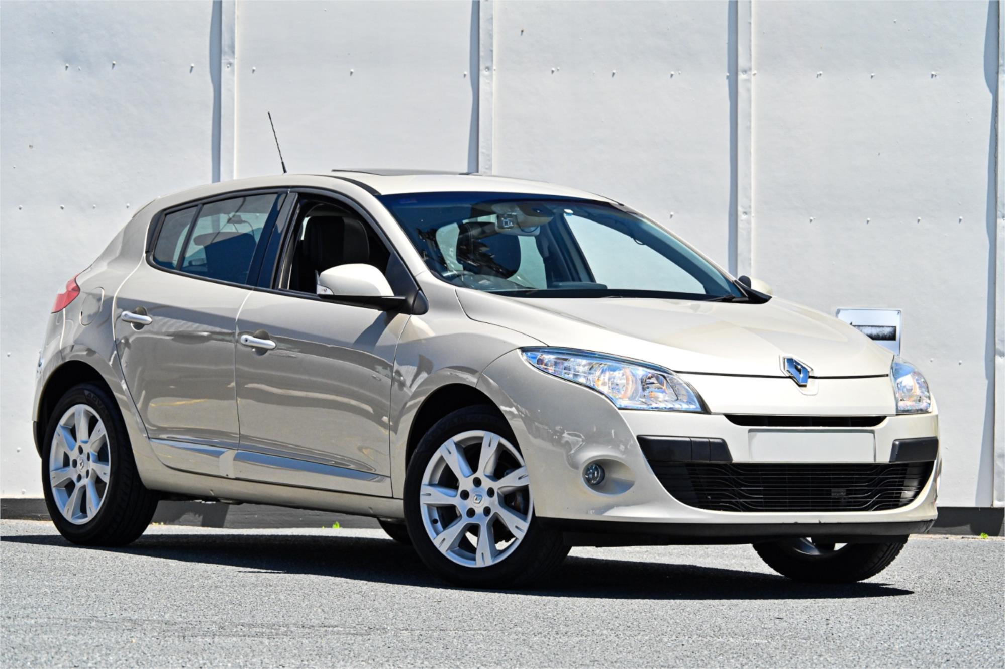 2011 RENAULT MEGANE III B32 PRIVILEGE CONTINUOUS VARIABLE HATCHBACK