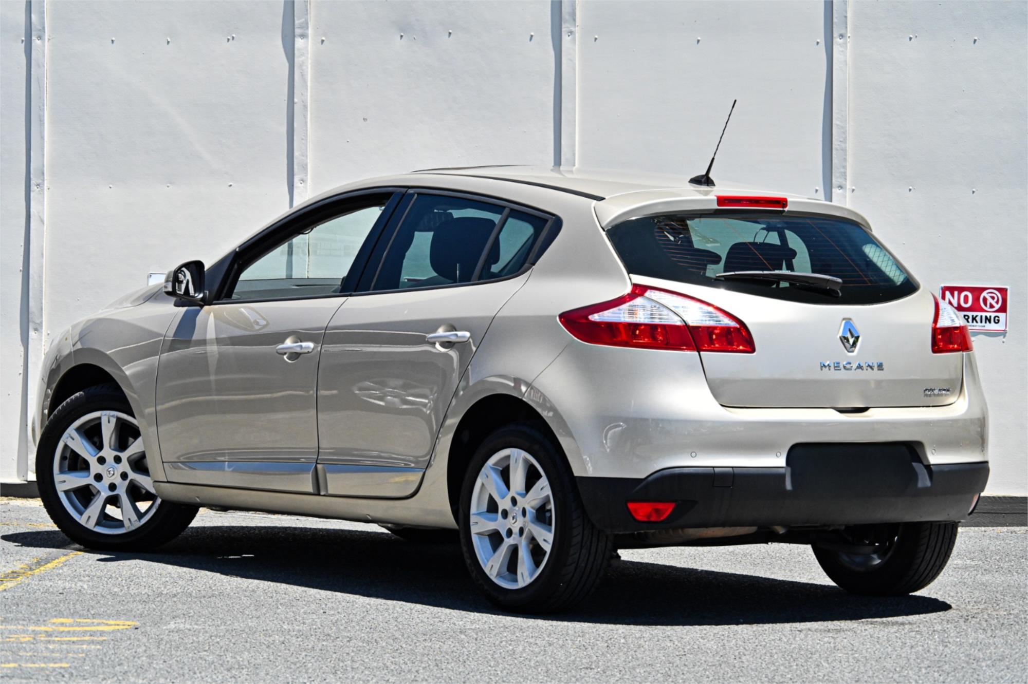 2011 RENAULT MEGANE III B32 PRIVILEGE CONTINUOUS VARIABLE HATCHBACK