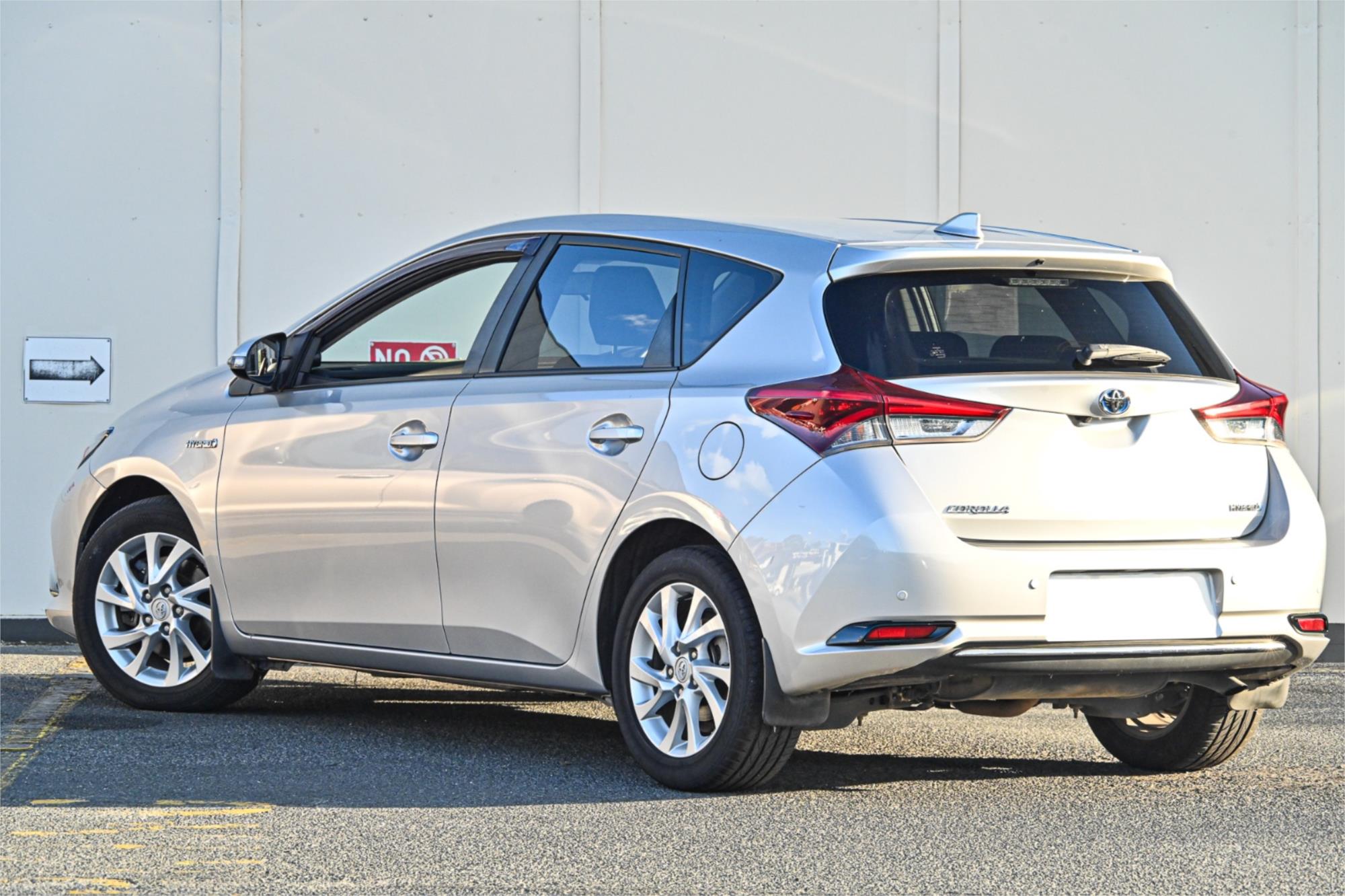 2017 TOYOTA COROLLA ZWE186R MY16 HYBRID CONTINUOUS VARIABLE 5D HATCHBACK