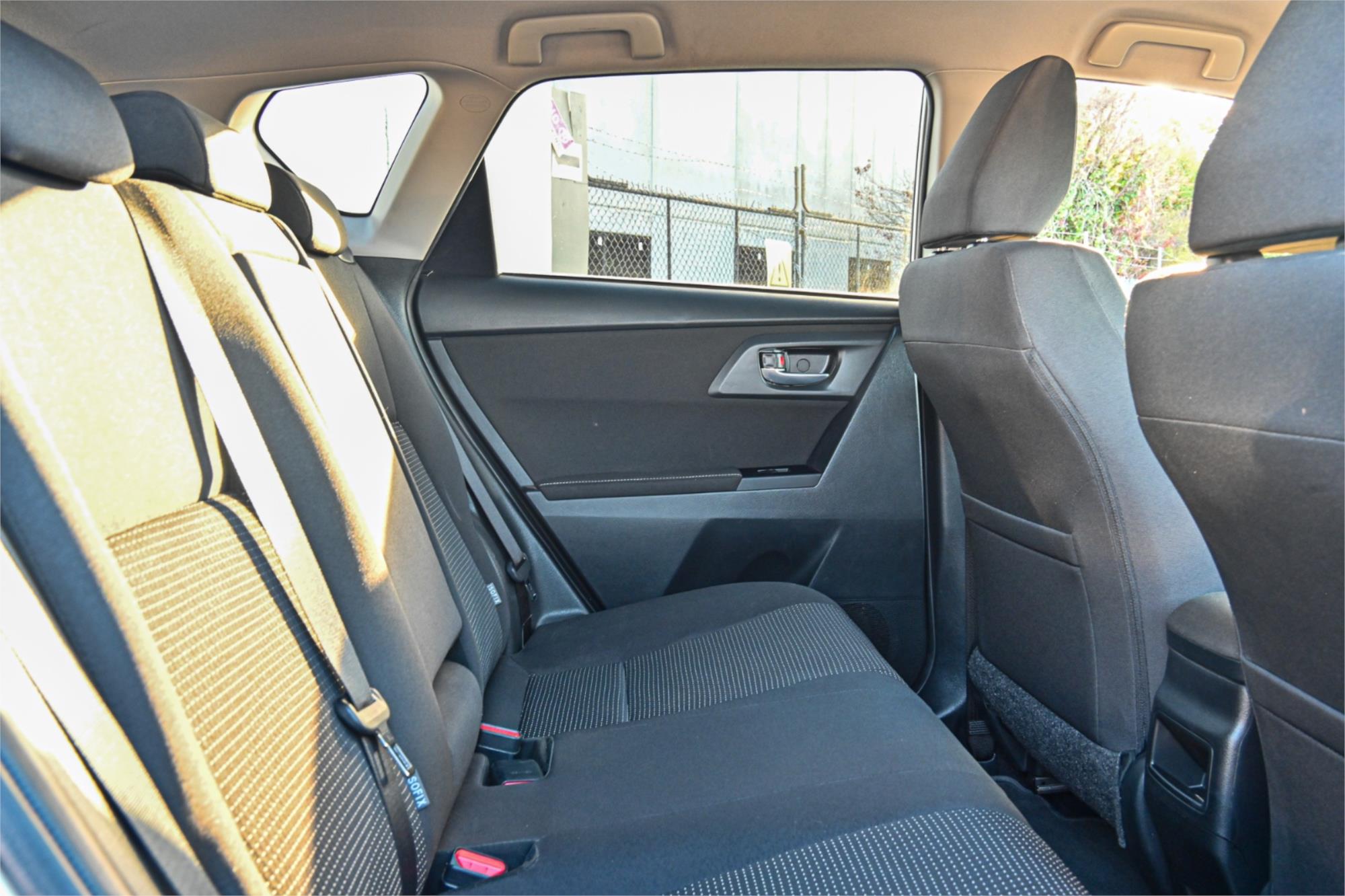 2017 TOYOTA COROLLA ZWE186R MY16 HYBRID CONTINUOUS VARIABLE 5D HATCHBACK
