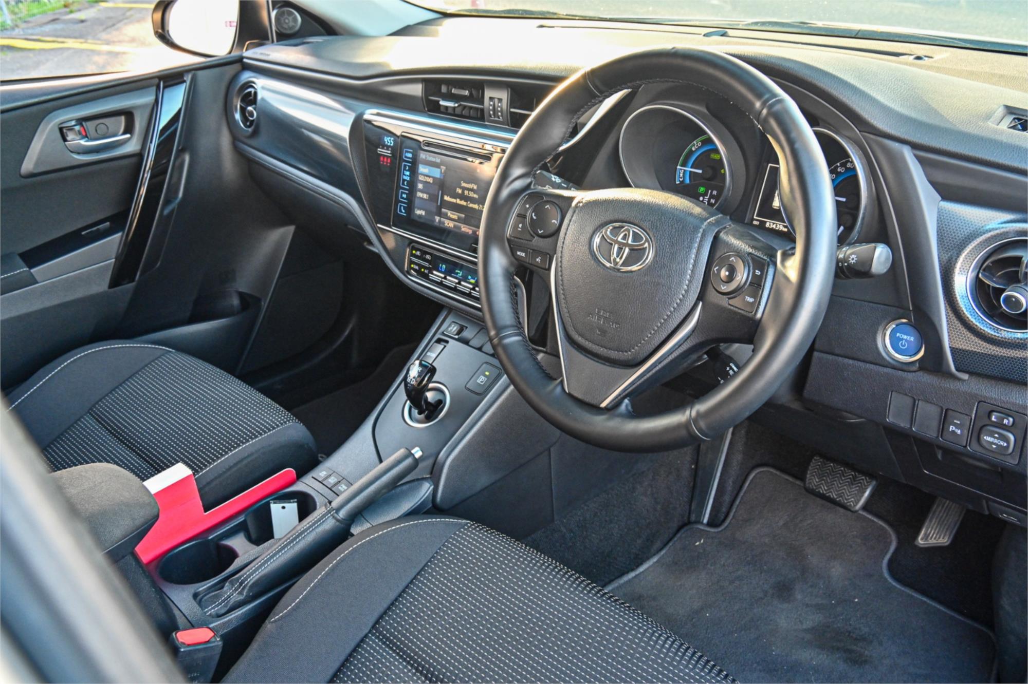 2017 TOYOTA COROLLA ZWE186R MY16 HYBRID CONTINUOUS VARIABLE 5D HATCHBACK