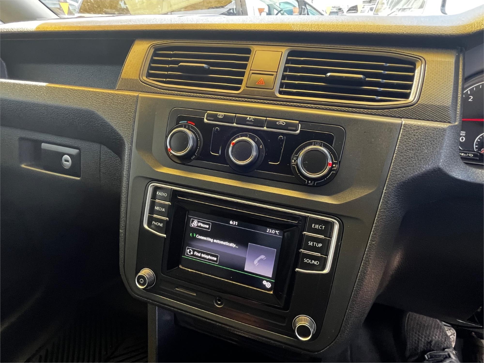 2018 VOLKSWAGEN CADDY 2K MY18 SWB TDI250 6 SP AUTO DIRECT SHIFT 3D VAN