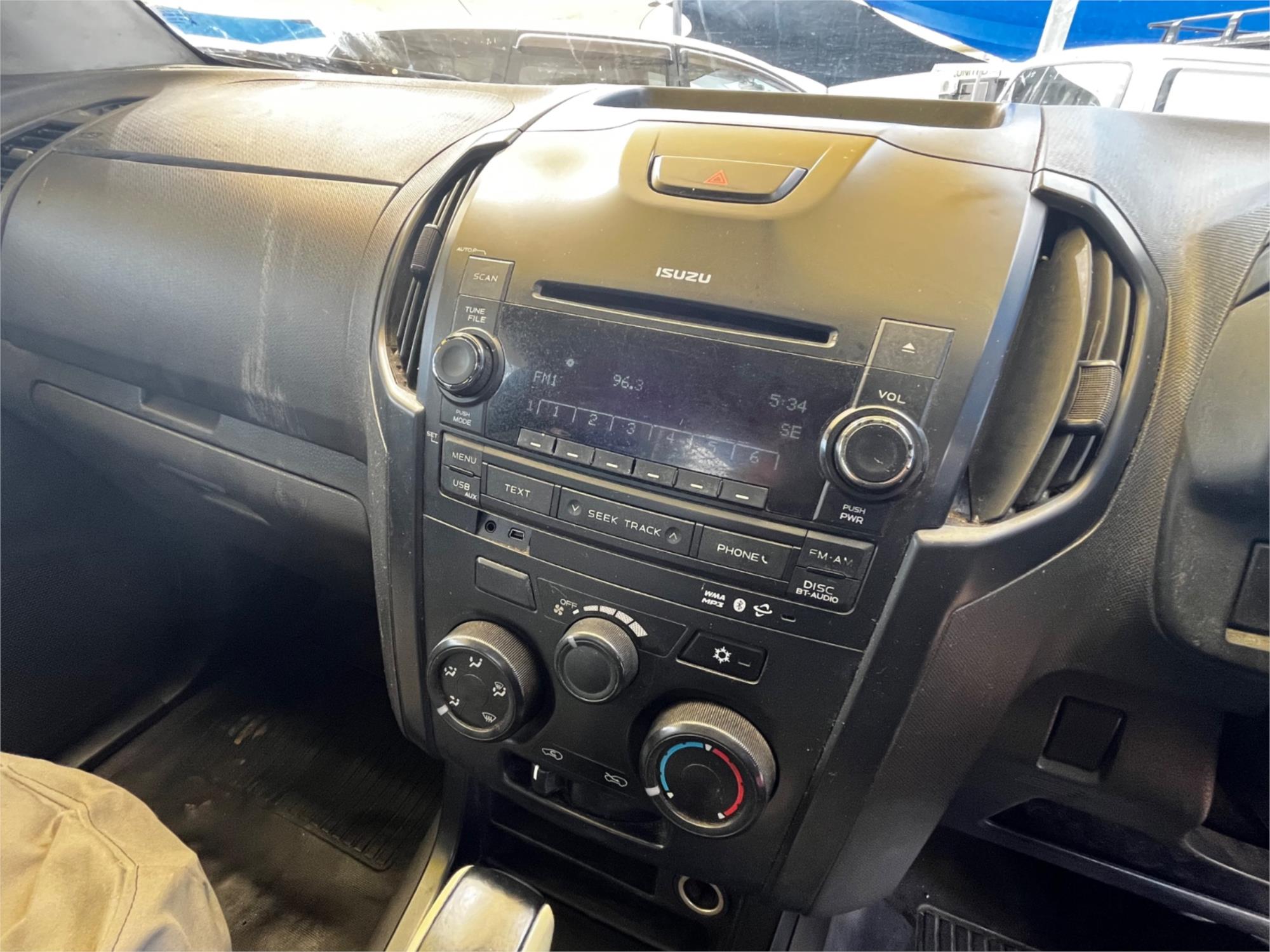 2015 ISUZU D-MAX TF MY15 SX (4x4) 5 SP AUTOMATIC C/CHAS