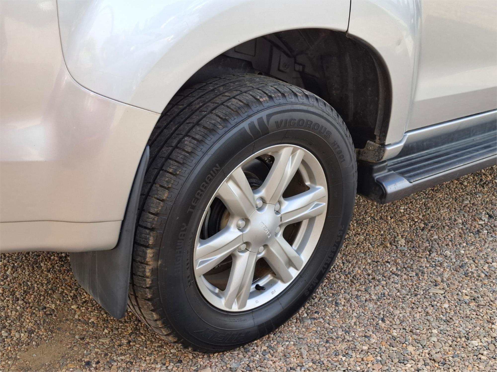 2016 ISUZU MU-X UC MY15 LS-T (4x2) 5 SP AUTOMATIC 4D WAGON