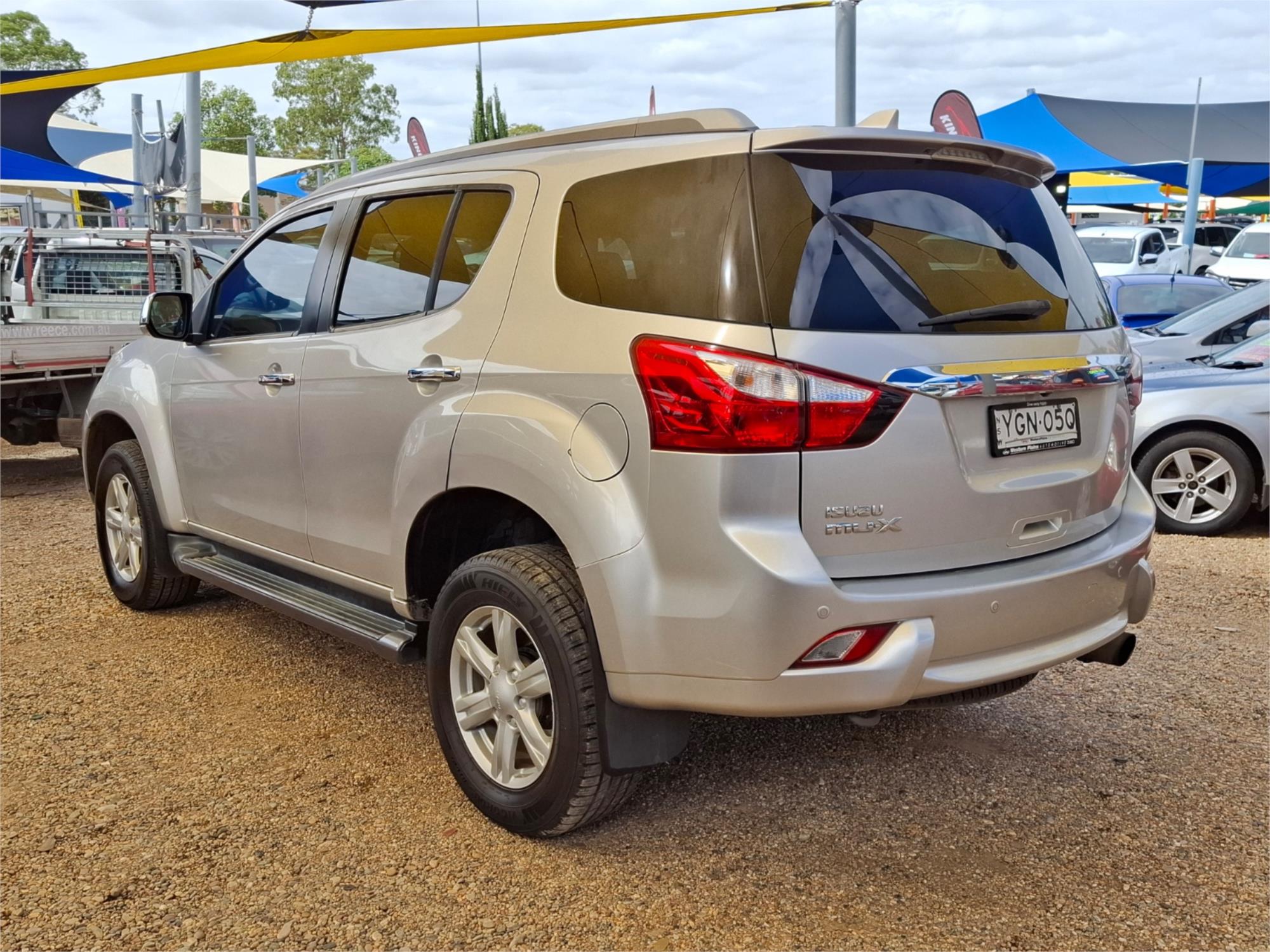 2016 ISUZU MU-X UC MY15 LS-T (4x2) 5 SP AUTOMATIC 4D WAGON