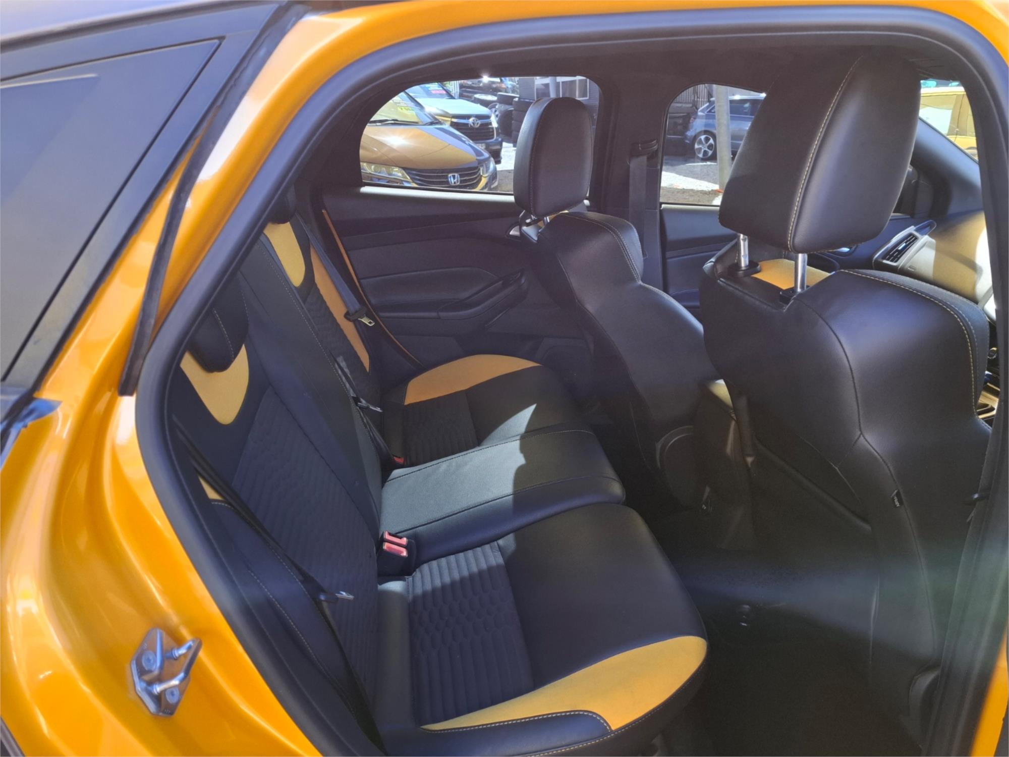 2014 FORD FOCUS LW MK2 ST 6 SP MANUAL 5D HATCHBACK