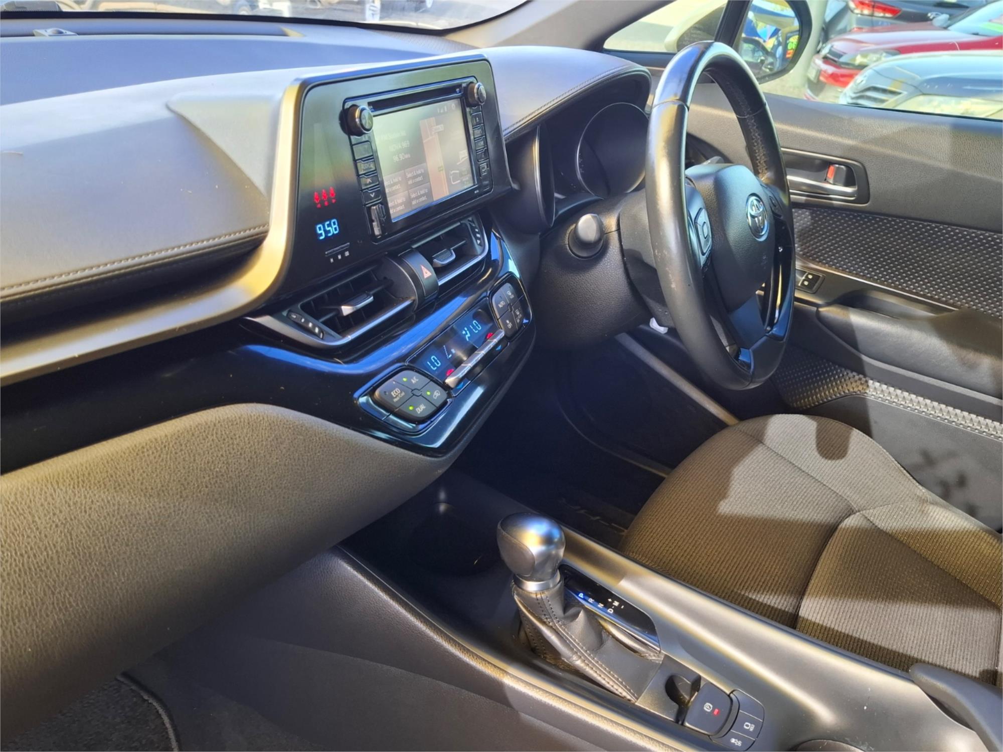 2017 TOYOTA C-HR NGX50R KOBA (AWD) CONTINUOUS VARIABLE 4D WAGON