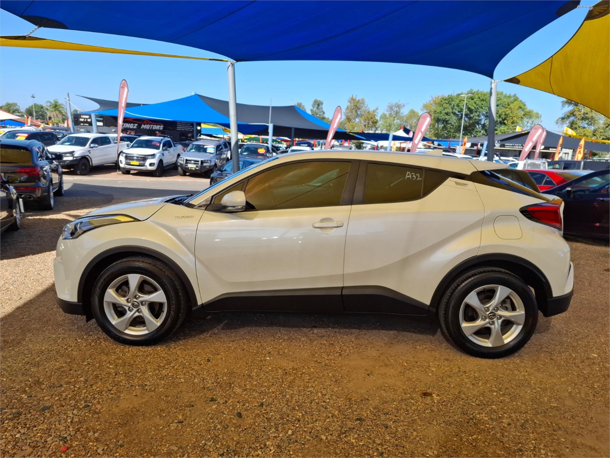 2017 TOYOTA C-HR NGX50R KOBA (AWD) CONTINUOUS VARIABLE 4D WAGON