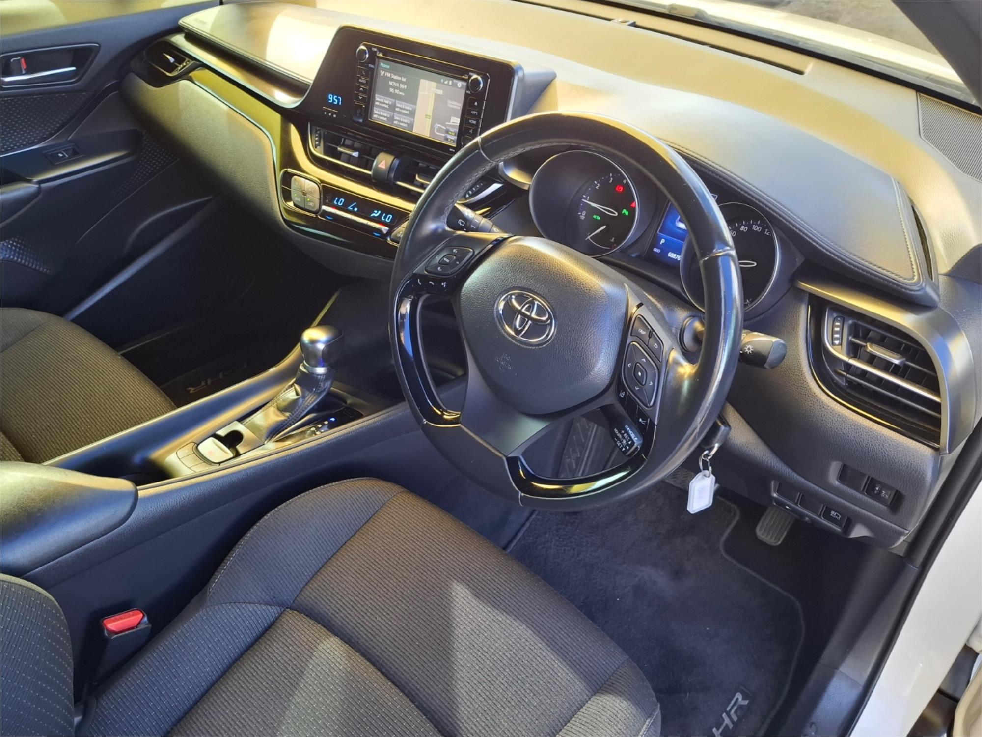 2017 TOYOTA C-HR NGX50R KOBA (AWD) CONTINUOUS VARIABLE 4D WAGON