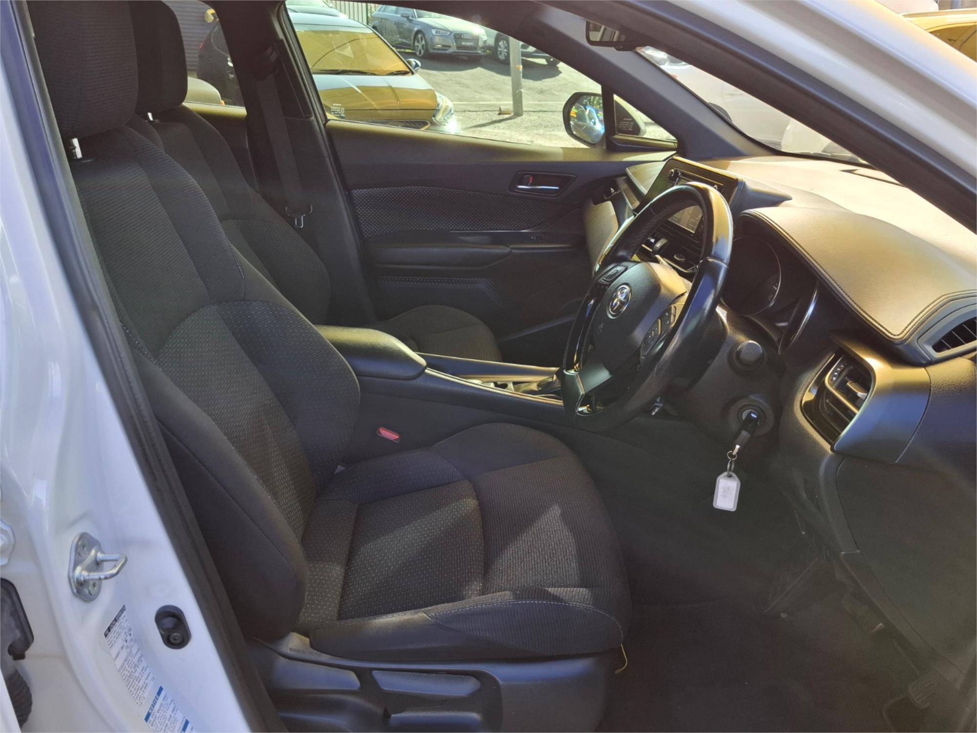 2017 TOYOTA C-HR NGX50R KOBA (AWD) CONTINUOUS VARIABLE 4D WAGON