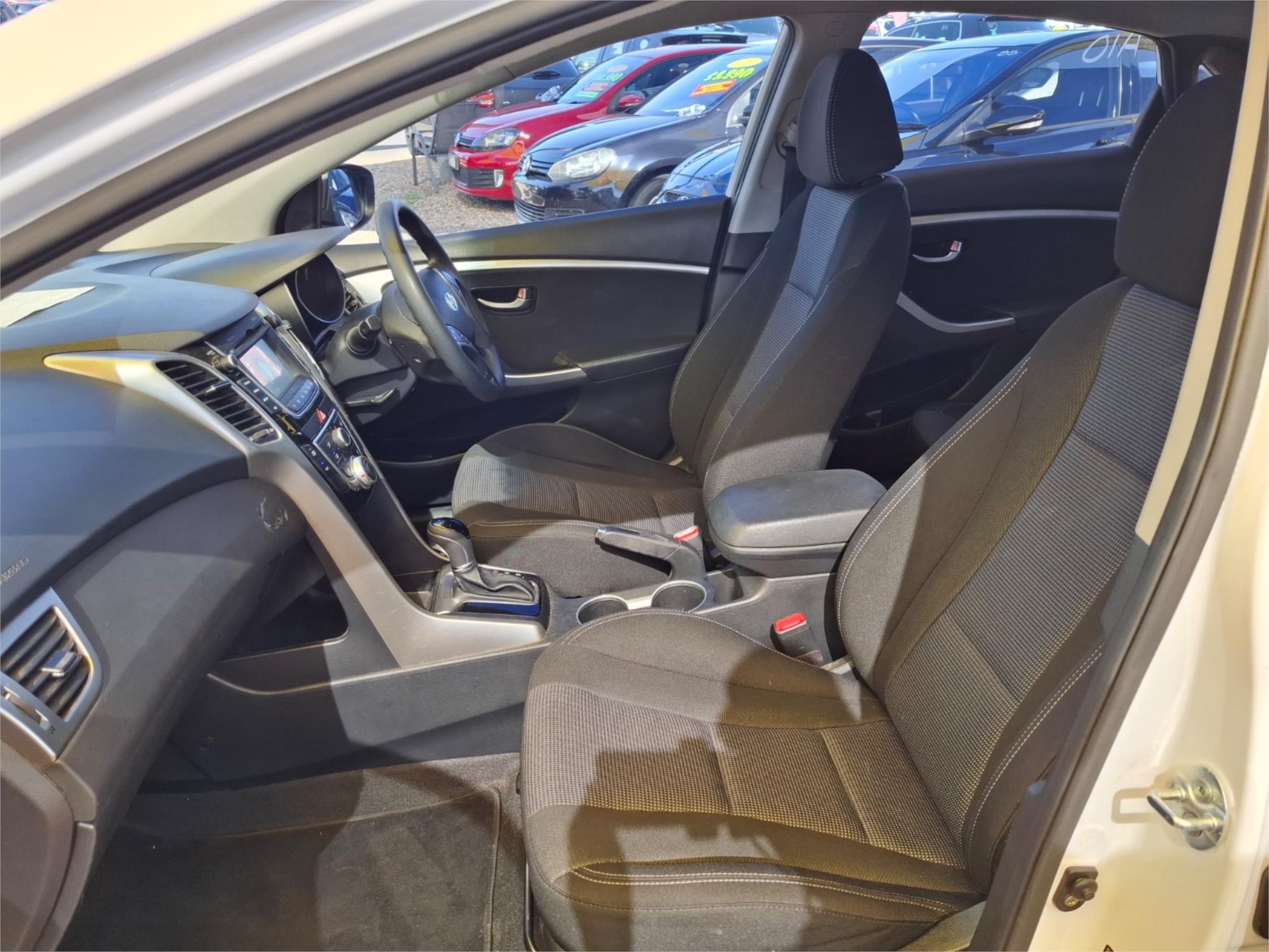 2014 HYUNDAI i30 GD SE 6 SP AUTOMATIC 3D HATCHBACK