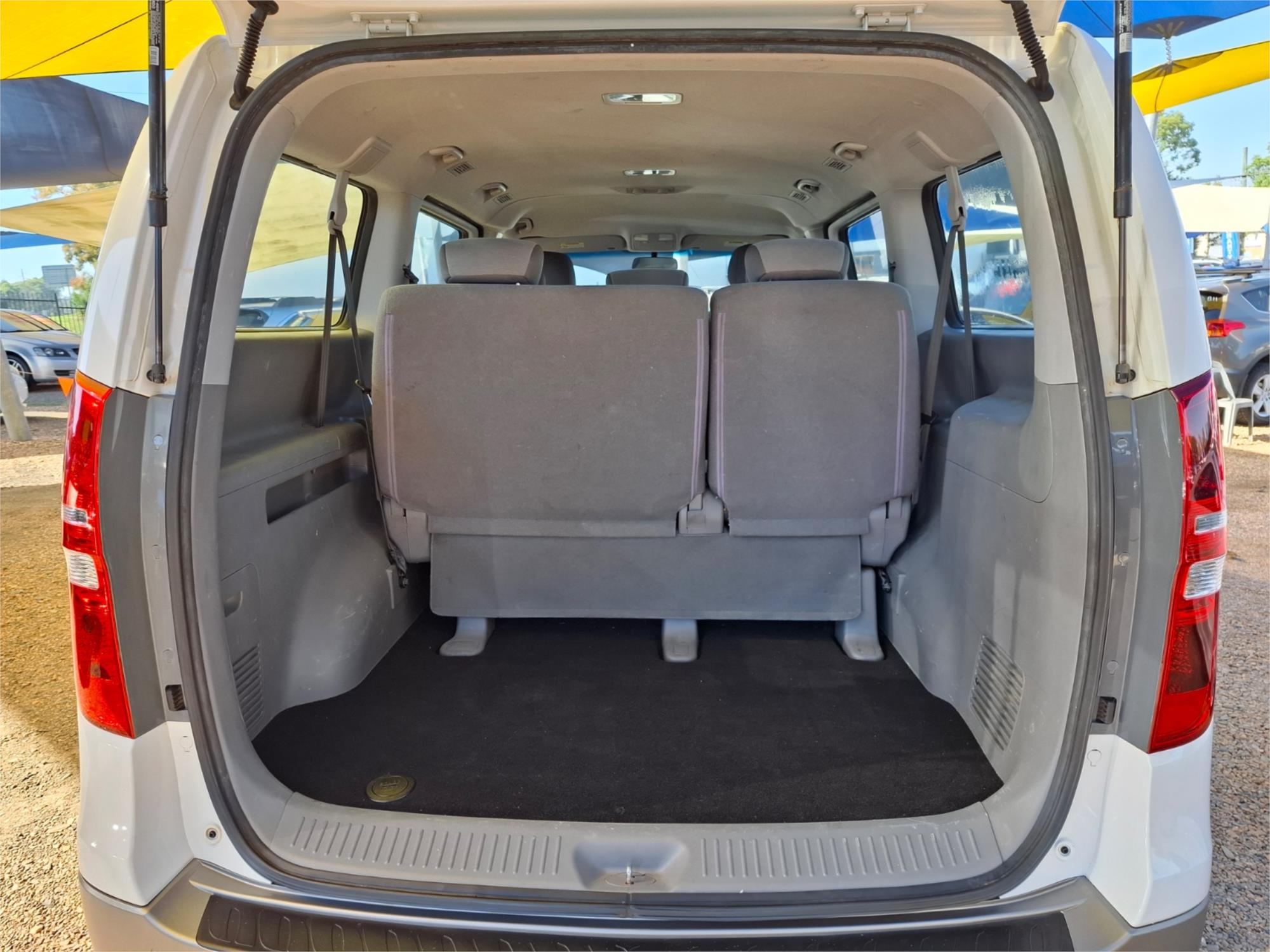 2014 HYUNDAI iMAX TQ MY13 4 SP AUTOMATIC 4D WAGON