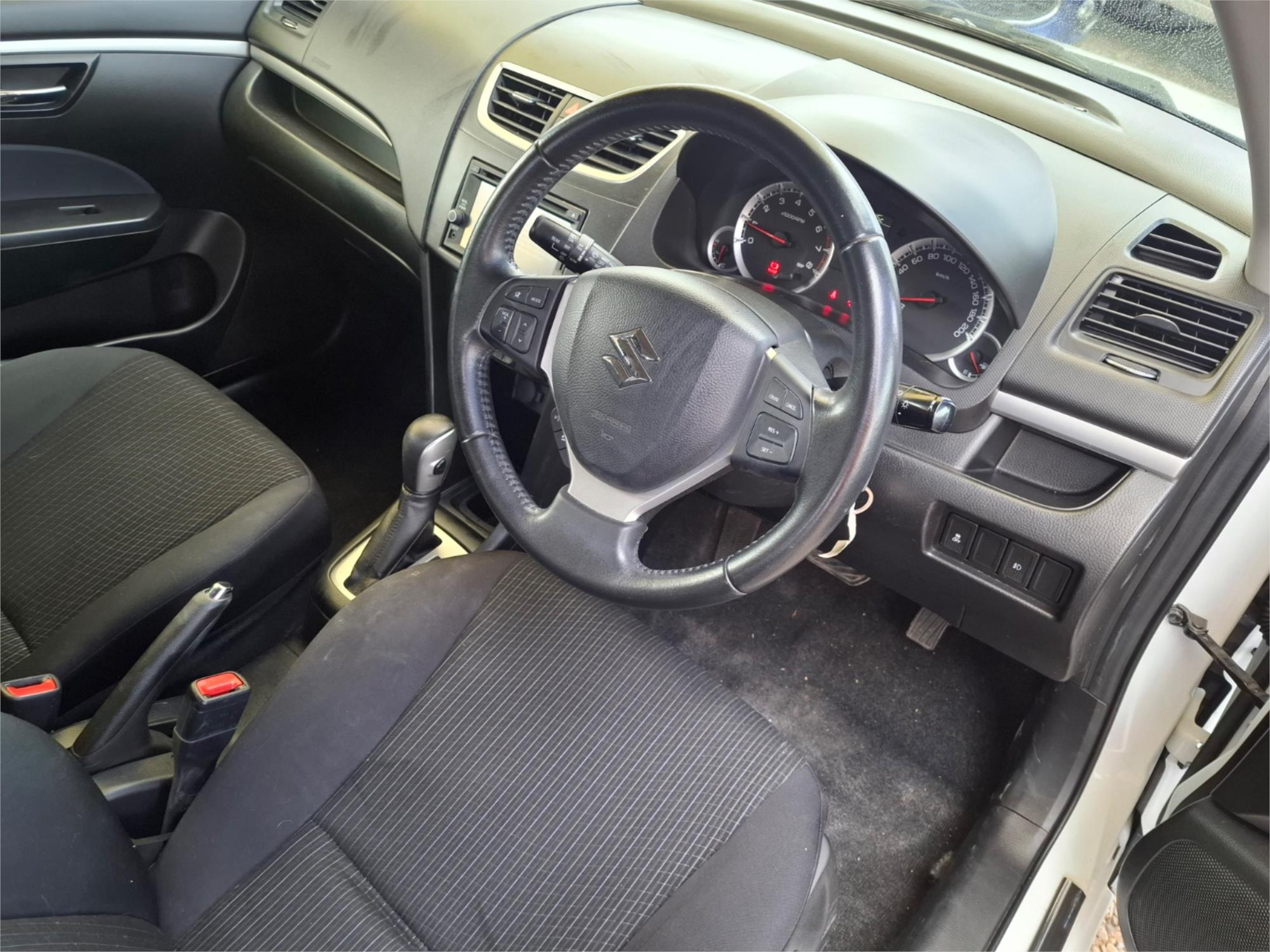 2015 SUZUKI SWIFT FZ GL 4 SP AUTOMATIC 5D HATCHBACK