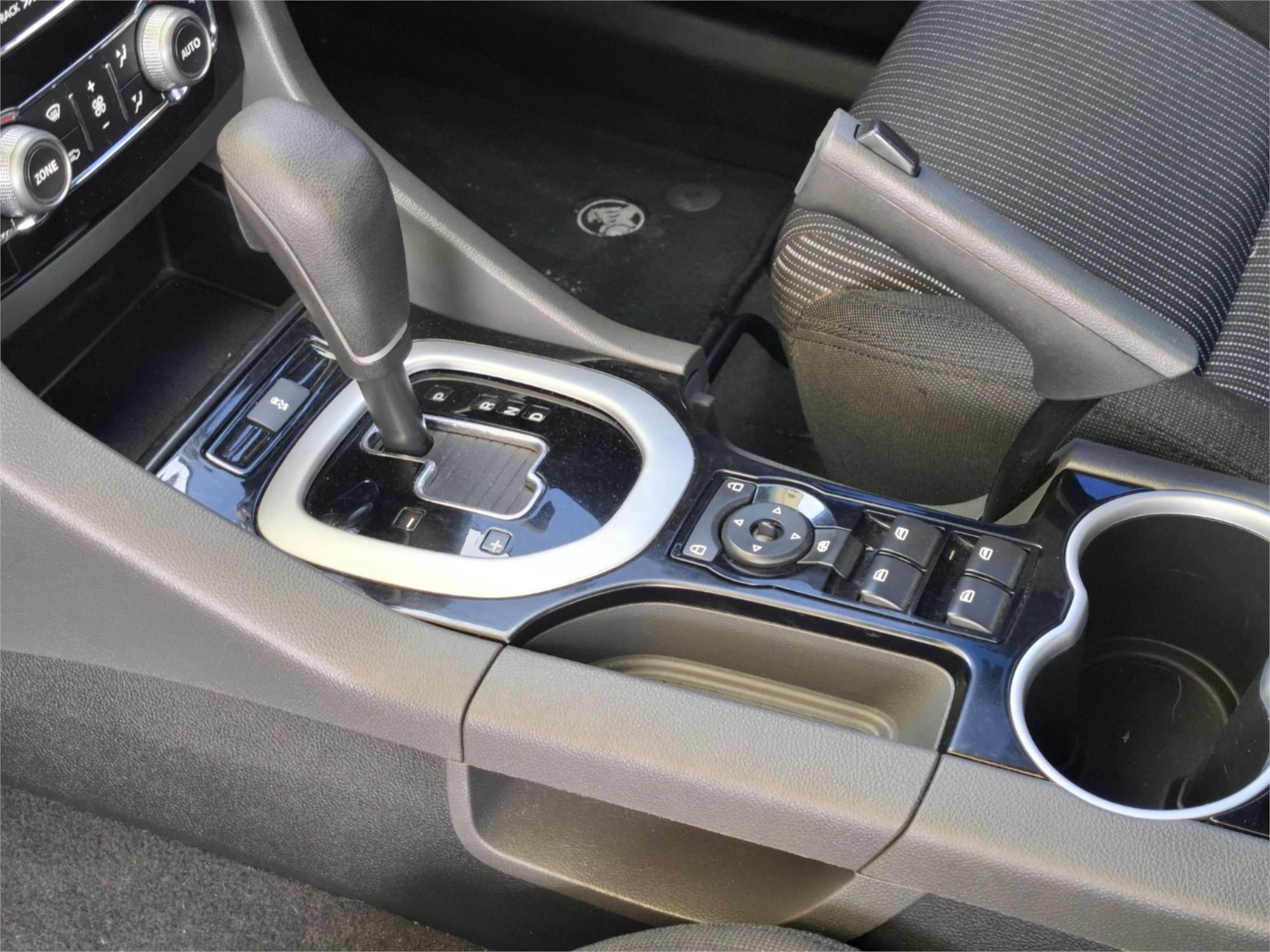 2010 HOLDEN COMMODORE VE II SV6 6 SP AUTOMATIC 4D SEDAN