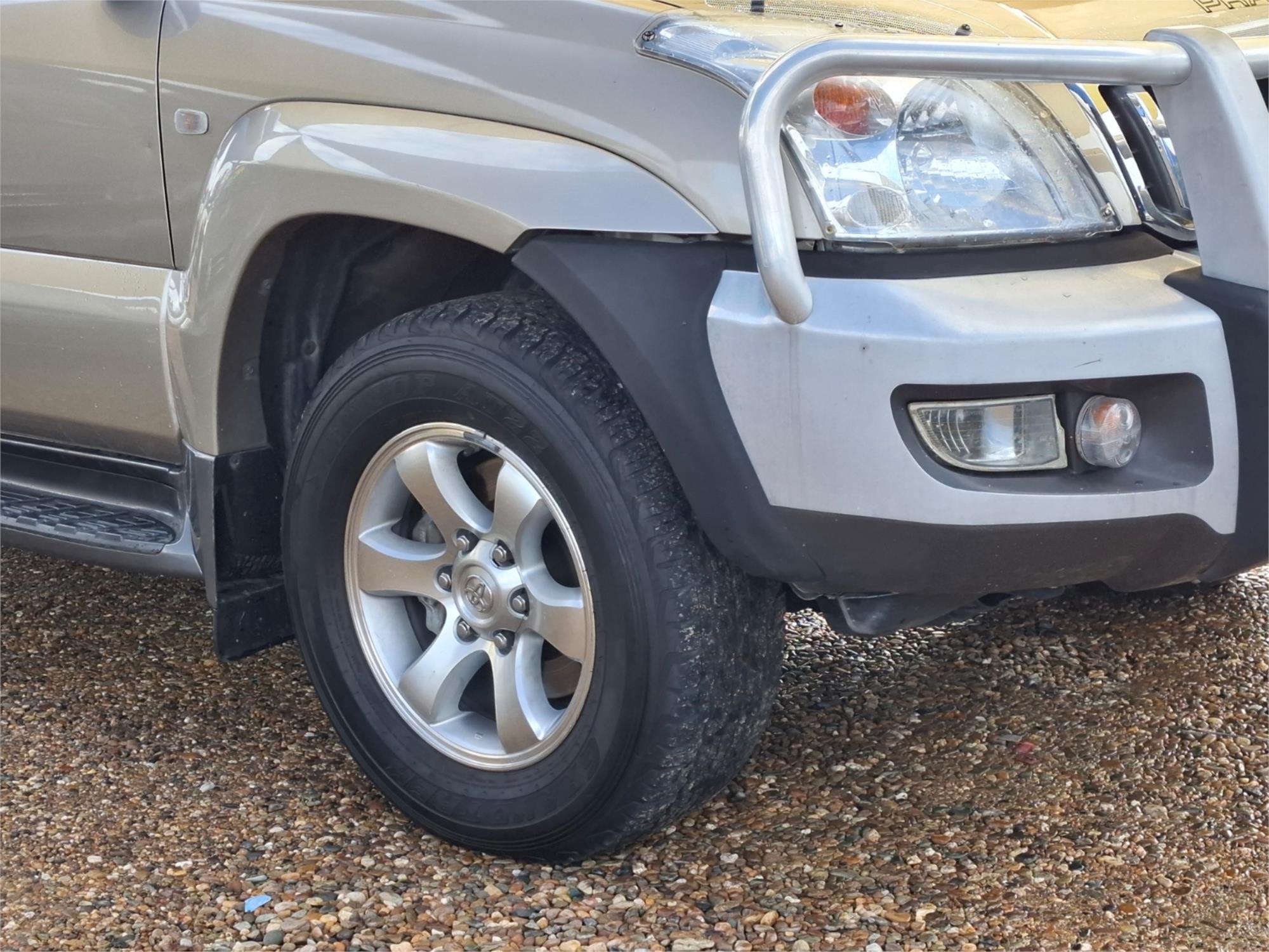 2005 TOYOTA LANDCRUISER KZJ120R PRADO GXL (4x4) 4 SP AUTOMATIC 4D WAGON