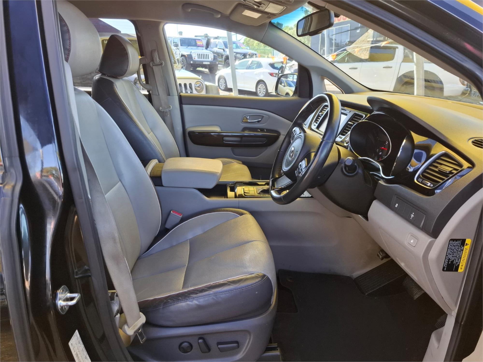 2016 KIA CARNIVAL YP MY16 UPDATE SLi 6 SP AUTOMATIC 4D WAGON