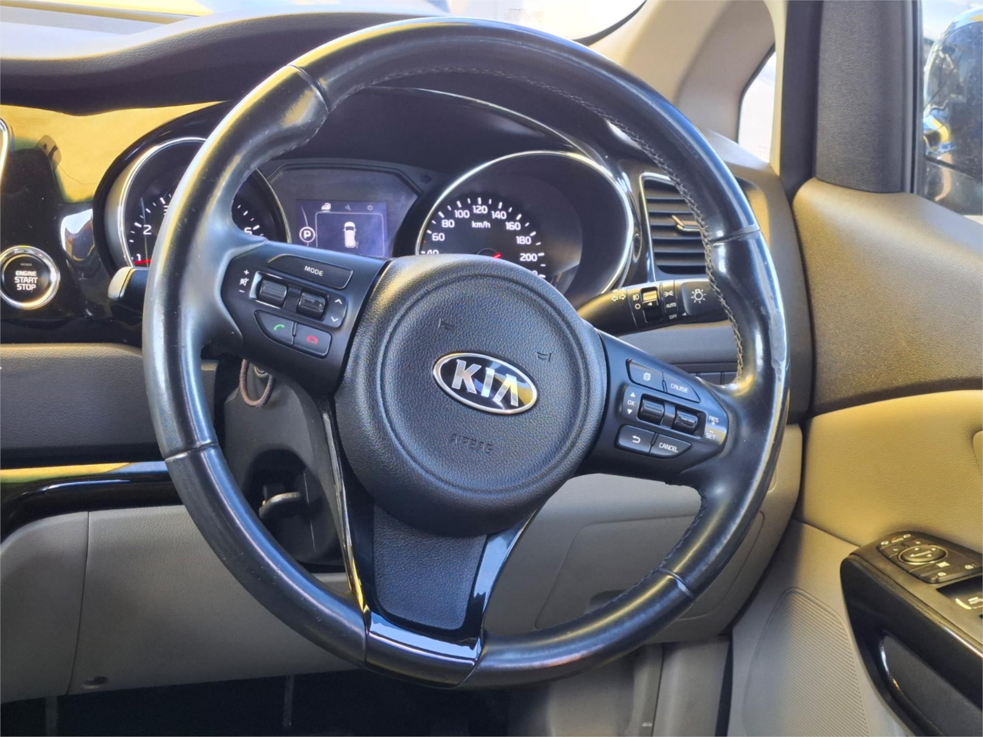 2016 KIA CARNIVAL YP MY16 UPDATE SLi 6 SP AUTOMATIC 4D WAGON